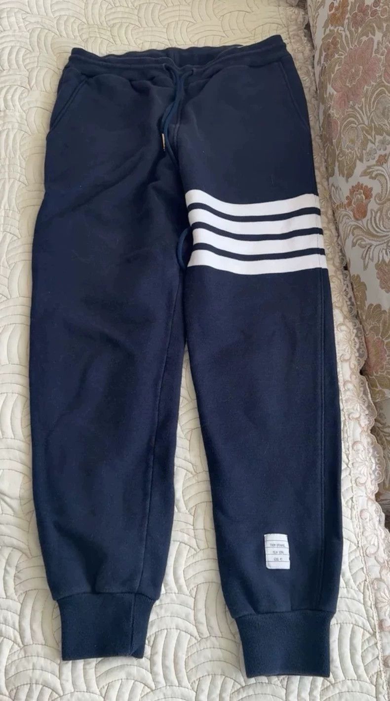 Thom Browne Thom Browne The trousers are navy blue Size US 42 / EU 58 - 1 Thumbnail