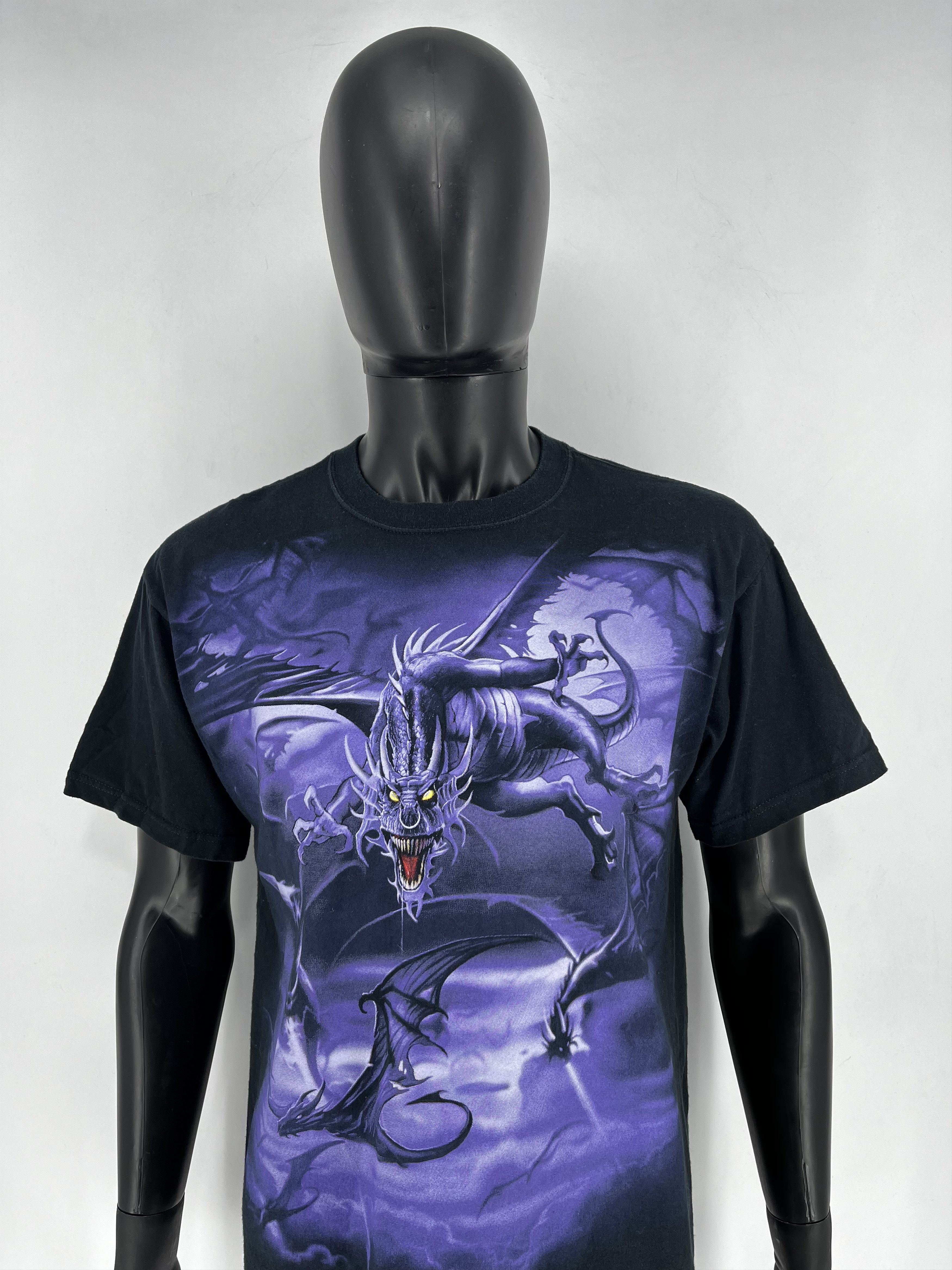 Liquid Blue × Universal Studios × Vintage Liquid Blue Vintage Dragon Shirt Men Gothic Graphic Tee 2002 Size US L / EU 52-54 / 3 - 1 Thumbnail