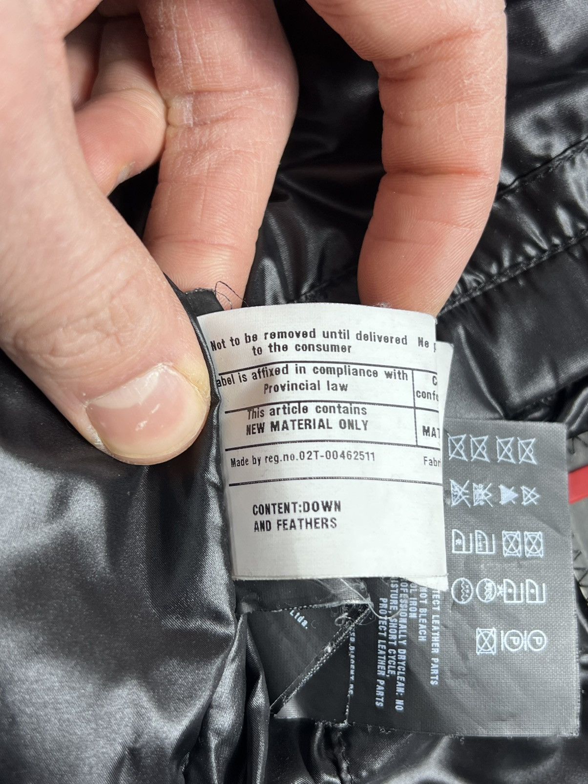 Prada Prada Black Shiny Triangle Down Puffer Jacket Size M Size US M / EU 48-50 / 2 - 11 Thumbnail