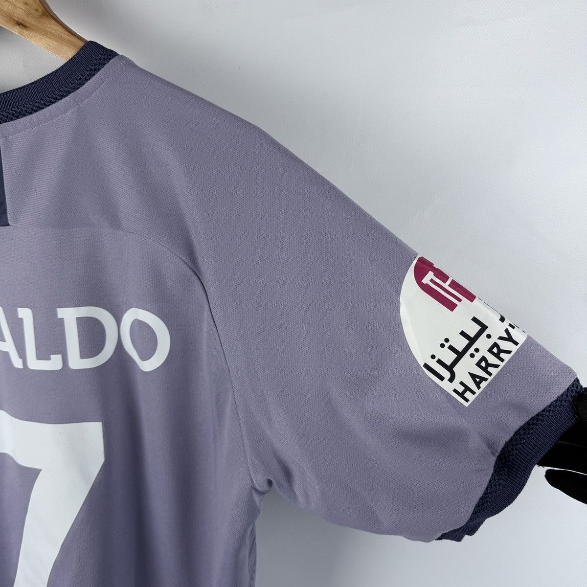 All Sport Al Nassr FC Jersey #7 Ronaldo 2022/23 Sz L Size US L / EU 52-54 / 3 - 15 Thumbnail