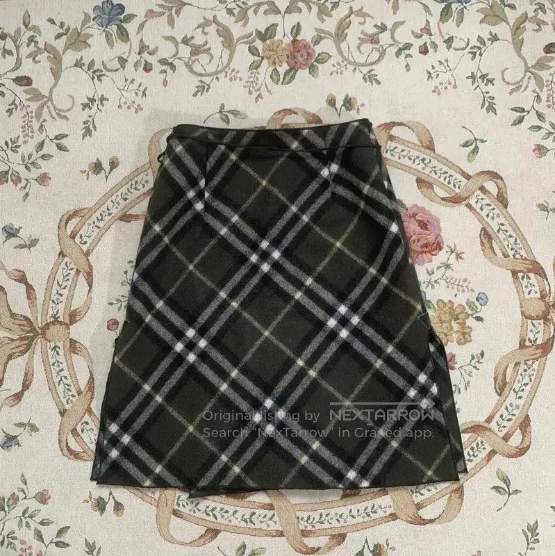 Burberry Burberry Green Wool Midi Skirt. Size 23" - 5 Thumbnail