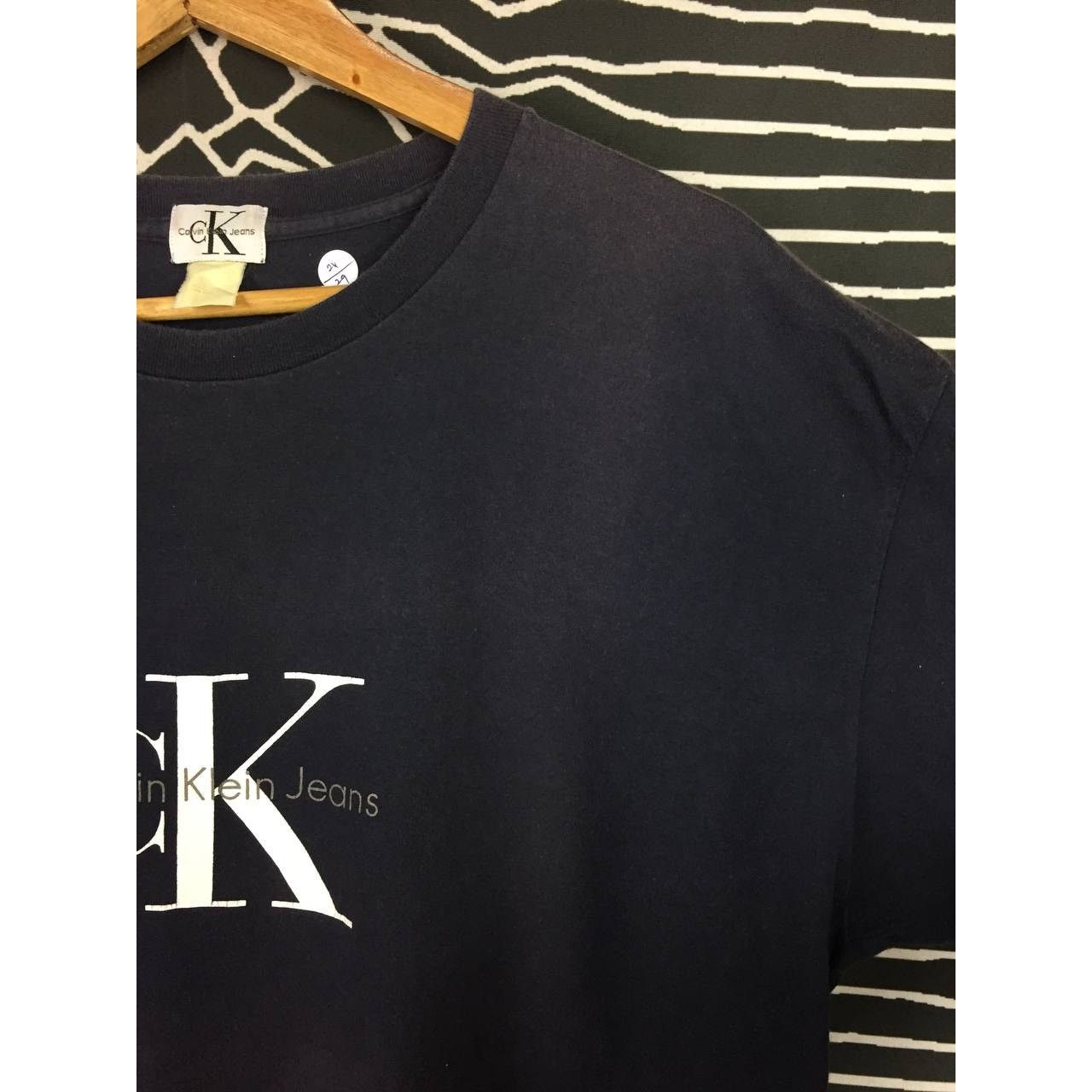 Calvin Klein Vtg Distressed CK Calvin Klein Jeans Spell Out Logo Tee Size US XL / EU 56 / 4 - 7 Thumbnail