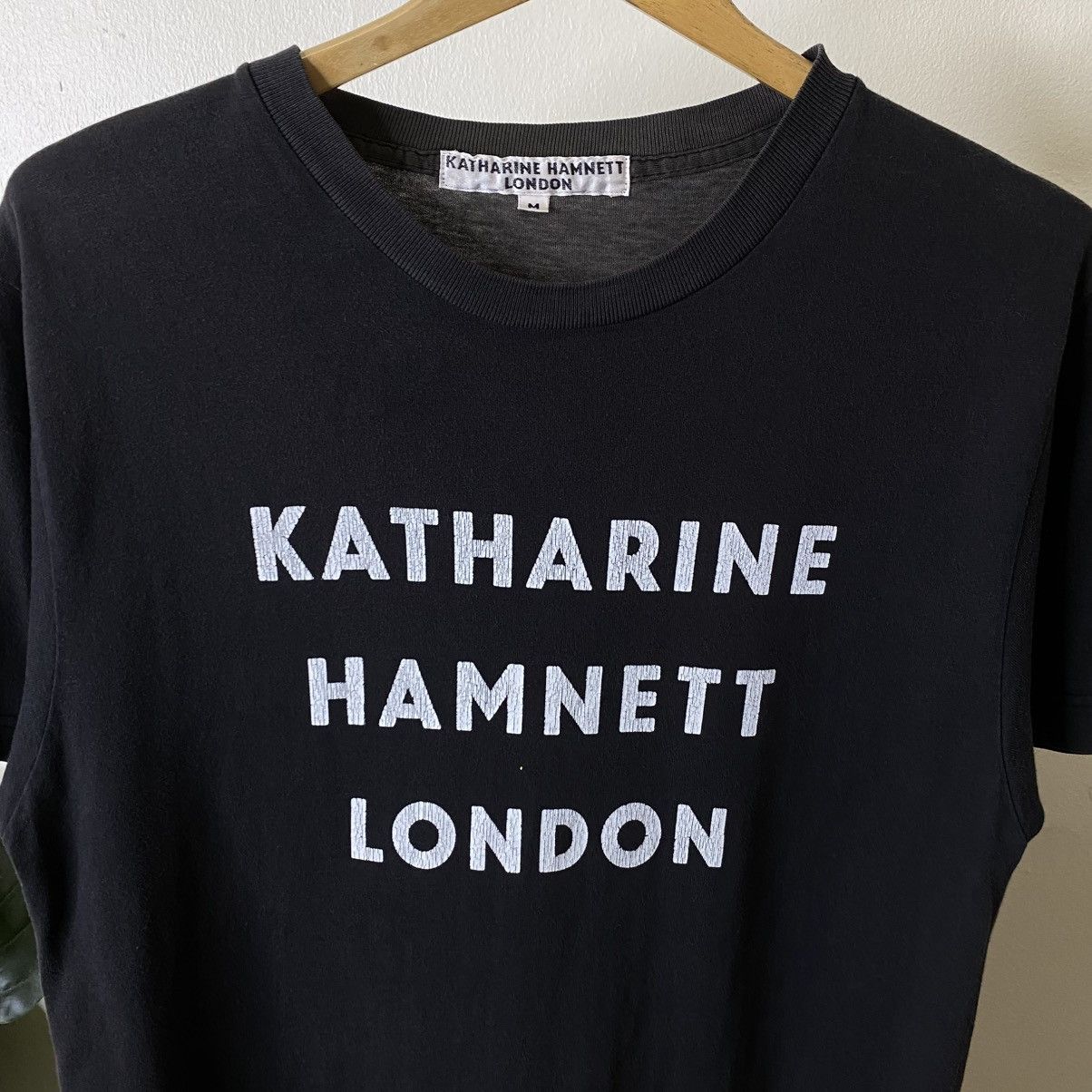 Katharine Hamnett London Spell Out Graphic Black Tee Size US M / EU 48-50 / 2 - 2 Thumbnail