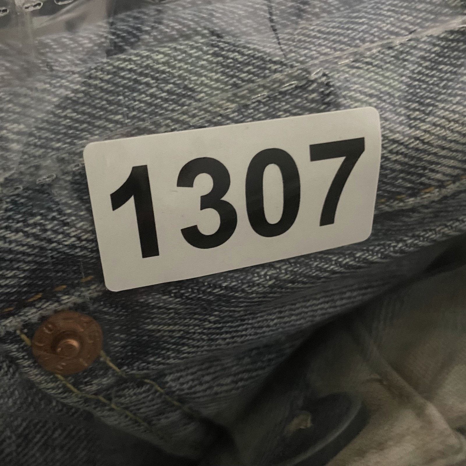 Levi's Vintage Levis 550 Jeans Mens 36x31 Blue Denim Medium Wash Size US 36 / EU 52 - 11 Thumbnail