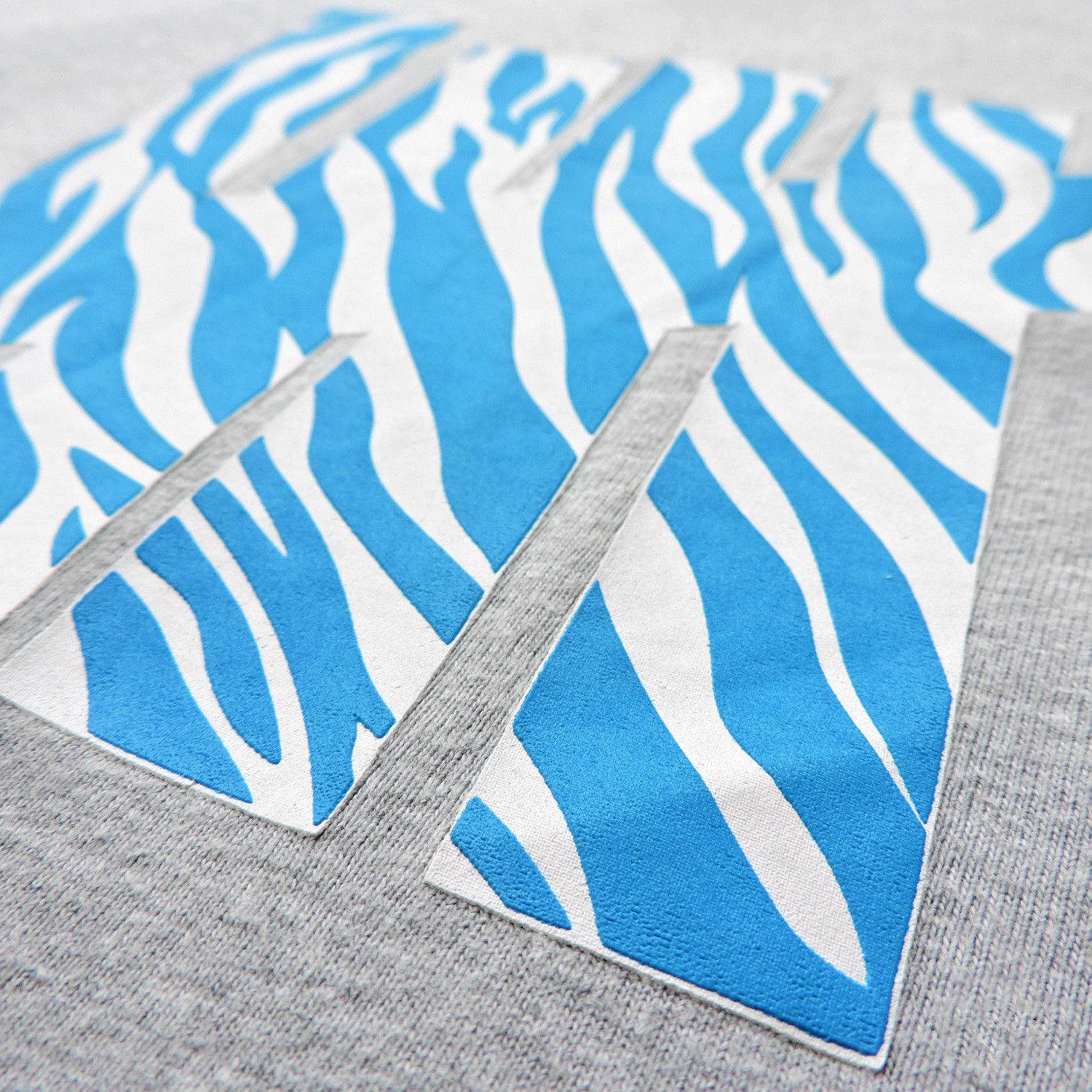 Undefeated BLUE TIGER STRIPES UNDEFEATED LOGO Size US M / EU 48-50 / 2 - 10 Thumbnail