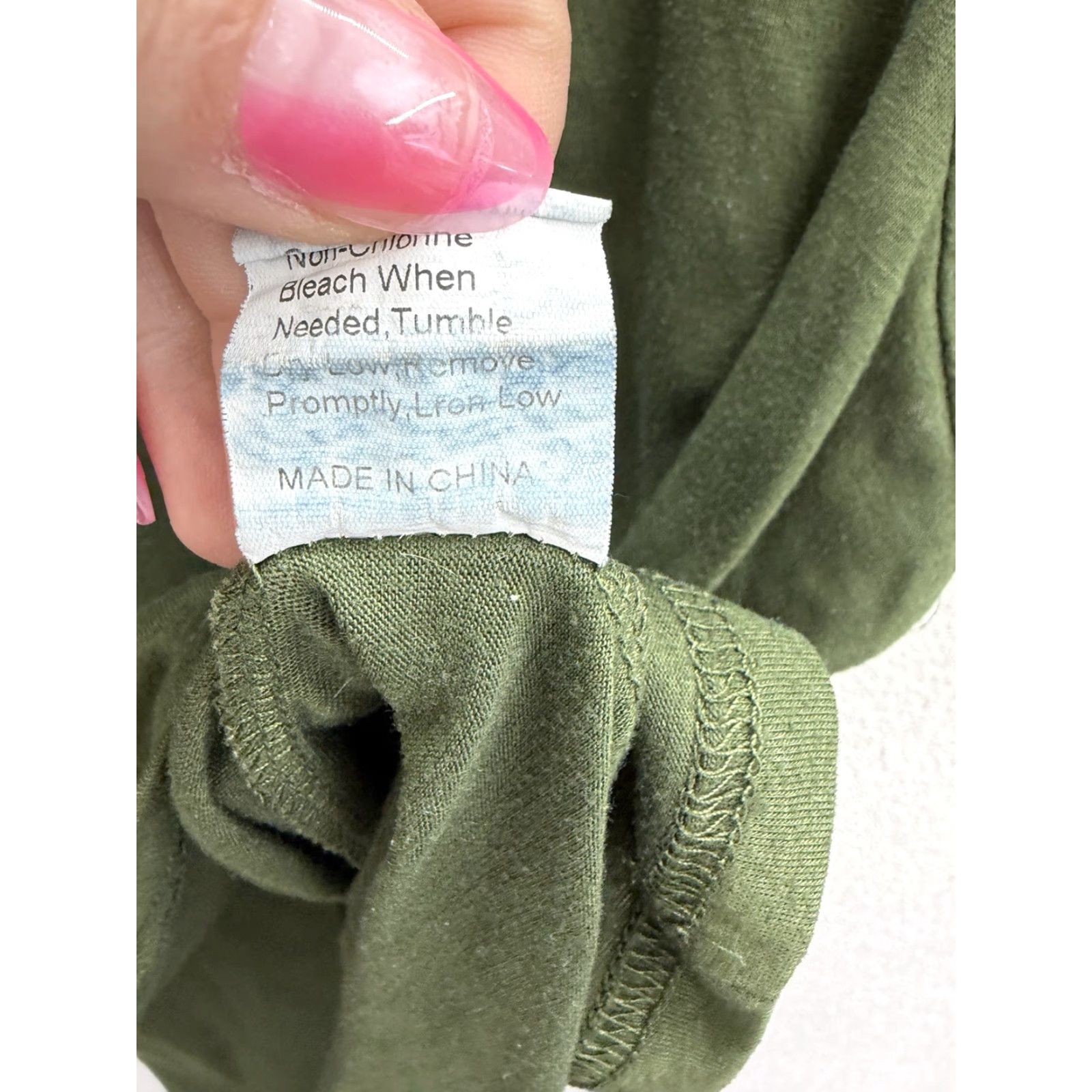 J Brand Womens Shirt XXL Green Short Sleeve V-Neck Unknown Brand Size 2XL Regular Fit Basic Knit Polyester Shirt Size XXL / US 16-18 / IT 52-54 - 7 Thumbnail