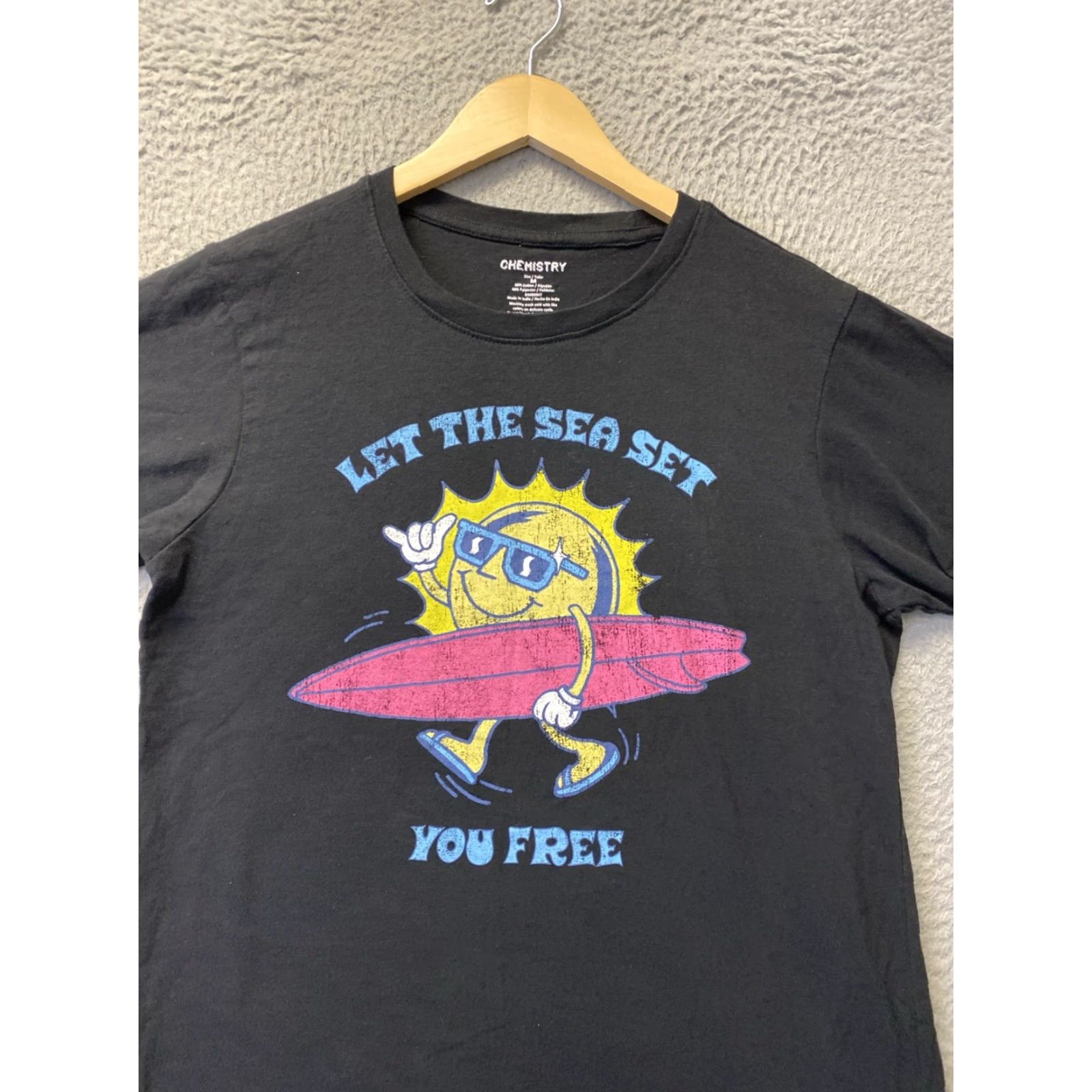 Vintage Chemistry "Let the Sea Set You Free" Black Unisex T-Shirt Size Medium Short Sleeve Jersey Graphics Size US M / EU 48-50 / 2 - 2 Thumbnail
