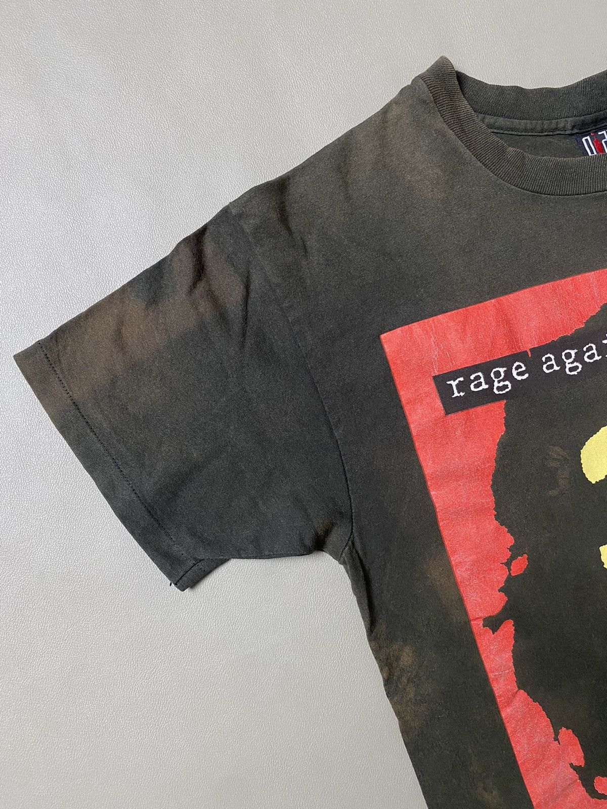 Band Tees × Vintage Vintage Rage Against The Machine Tshirt Size US XL / EU 56 / 4 - 10 Thumbnail