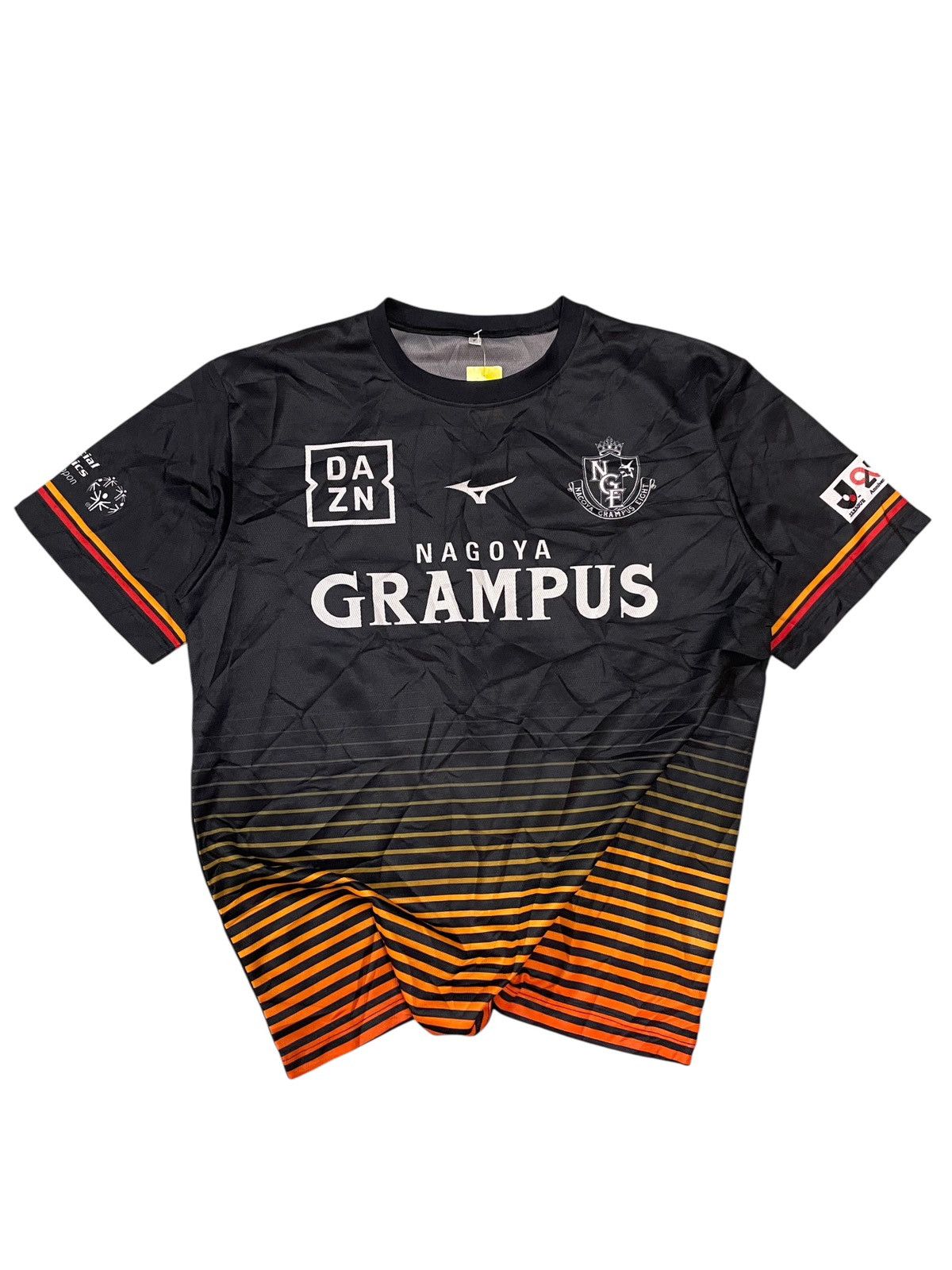 Mizuno 2018 Nagoya Grampus Home Shirt Mizuno x Beams J-League Size US M / EU 48-50 / 2 - 1 Thumbnail