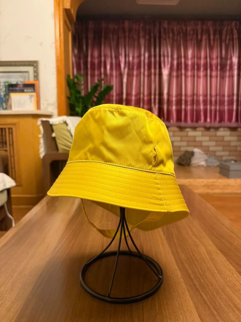 Prada prada 22 SS catwalk chicken yellow triangle fisherman hat 2 Size ONE SIZE - 3 Thumbnail