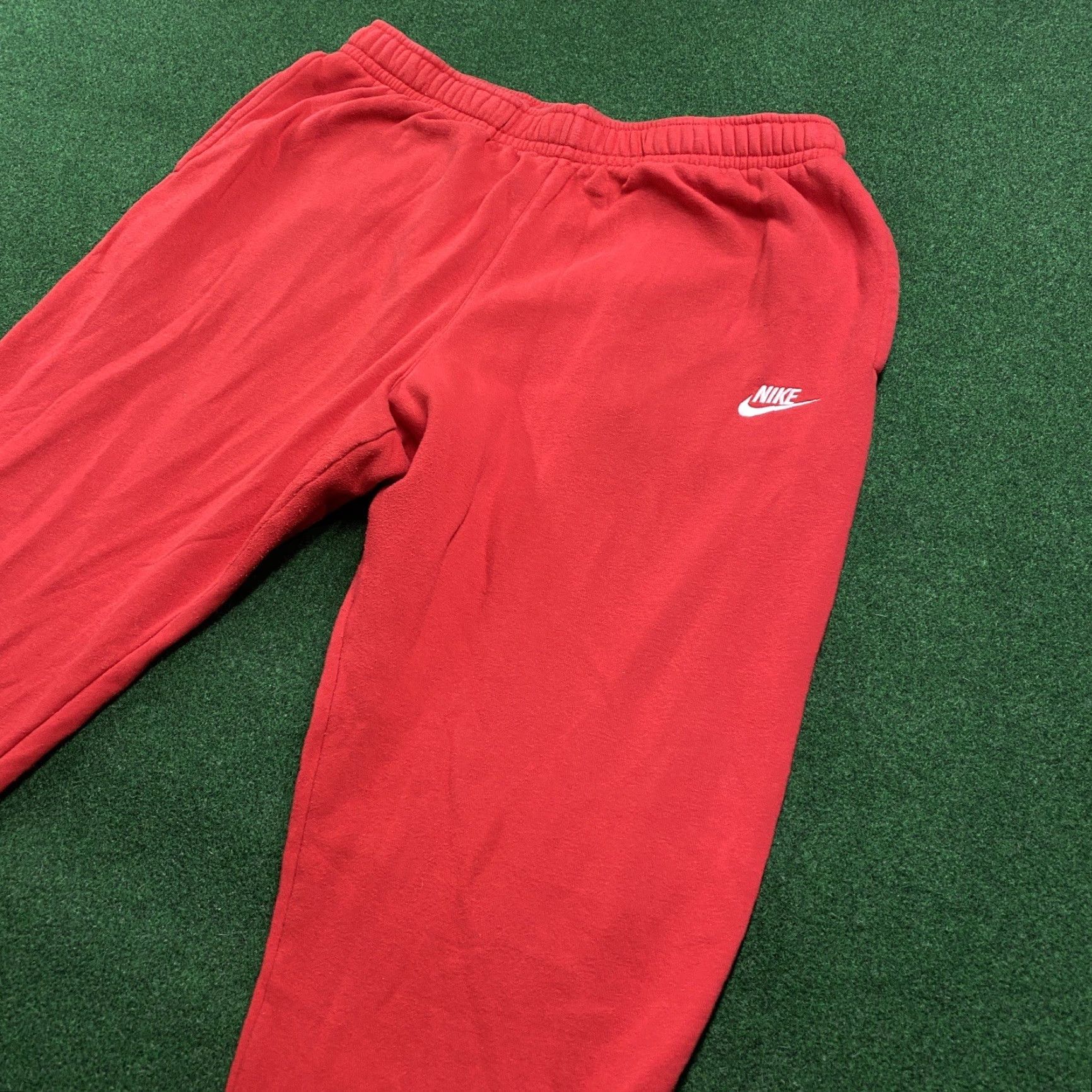 Nike VINTAGE Nike Sweatpants Mens XL Red Y2K Baggy Track Pants Joggers 34x28 5-Pocket Design Classic Fit Womens Mens boys? Size US 36 / EU 52 - 2 Thumbnail