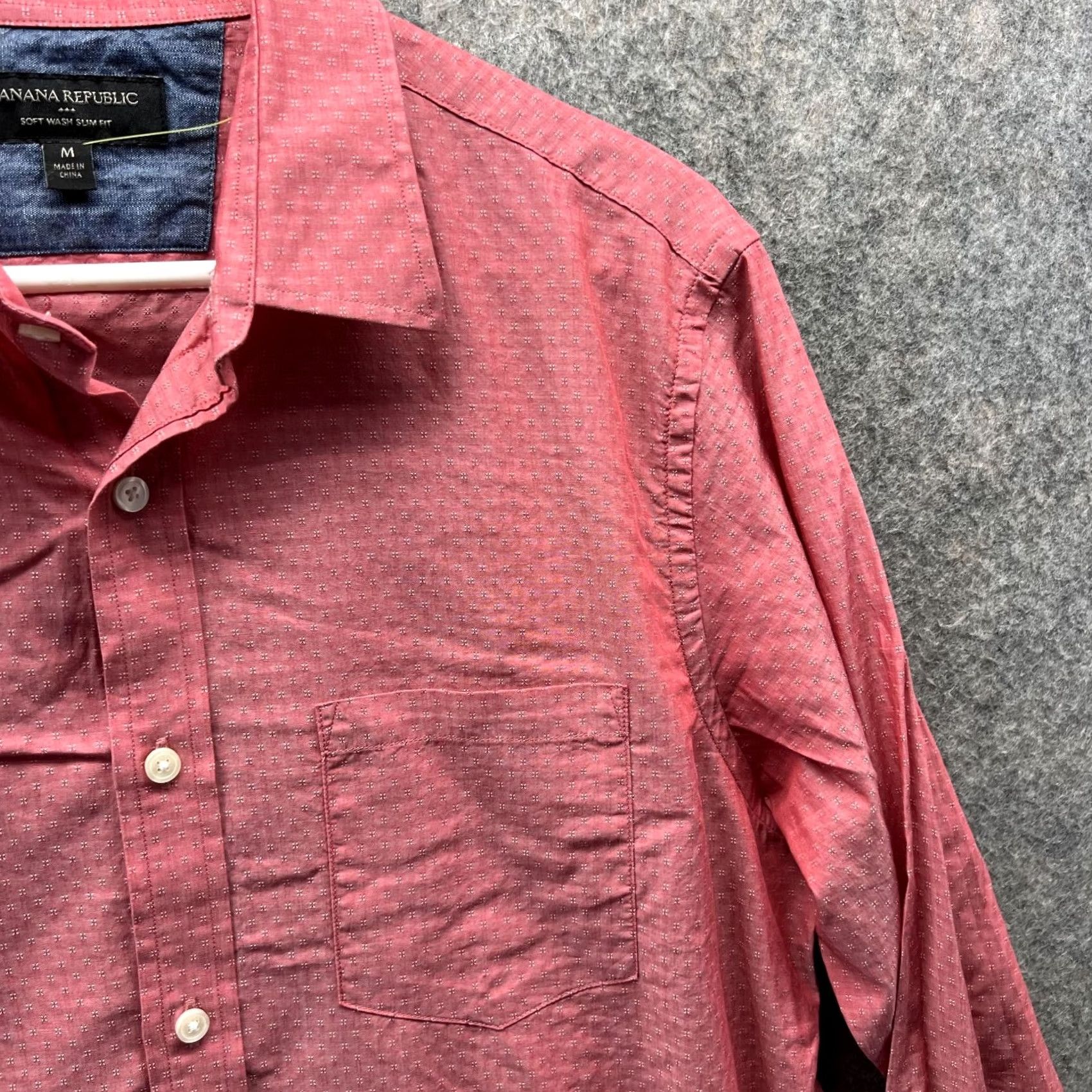 Banana Republic VINTAGE Banana Republic Shirt Men Medium Salmon Pink Dots Button Down Slim Fit Preppy Size US M / EU 48-50 / 2 - 7 Thumbnail