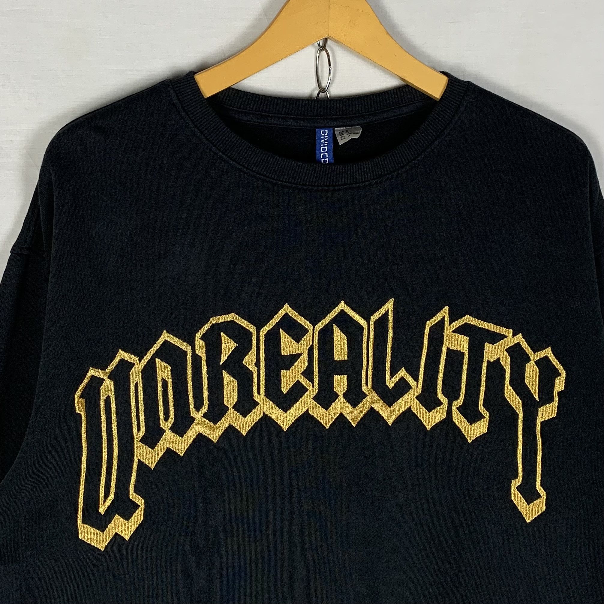 H&M H&M Unreality Embroidery Sweatshirt Crewneck Size US M / EU 48-50 / 2 - 3 Thumbnail