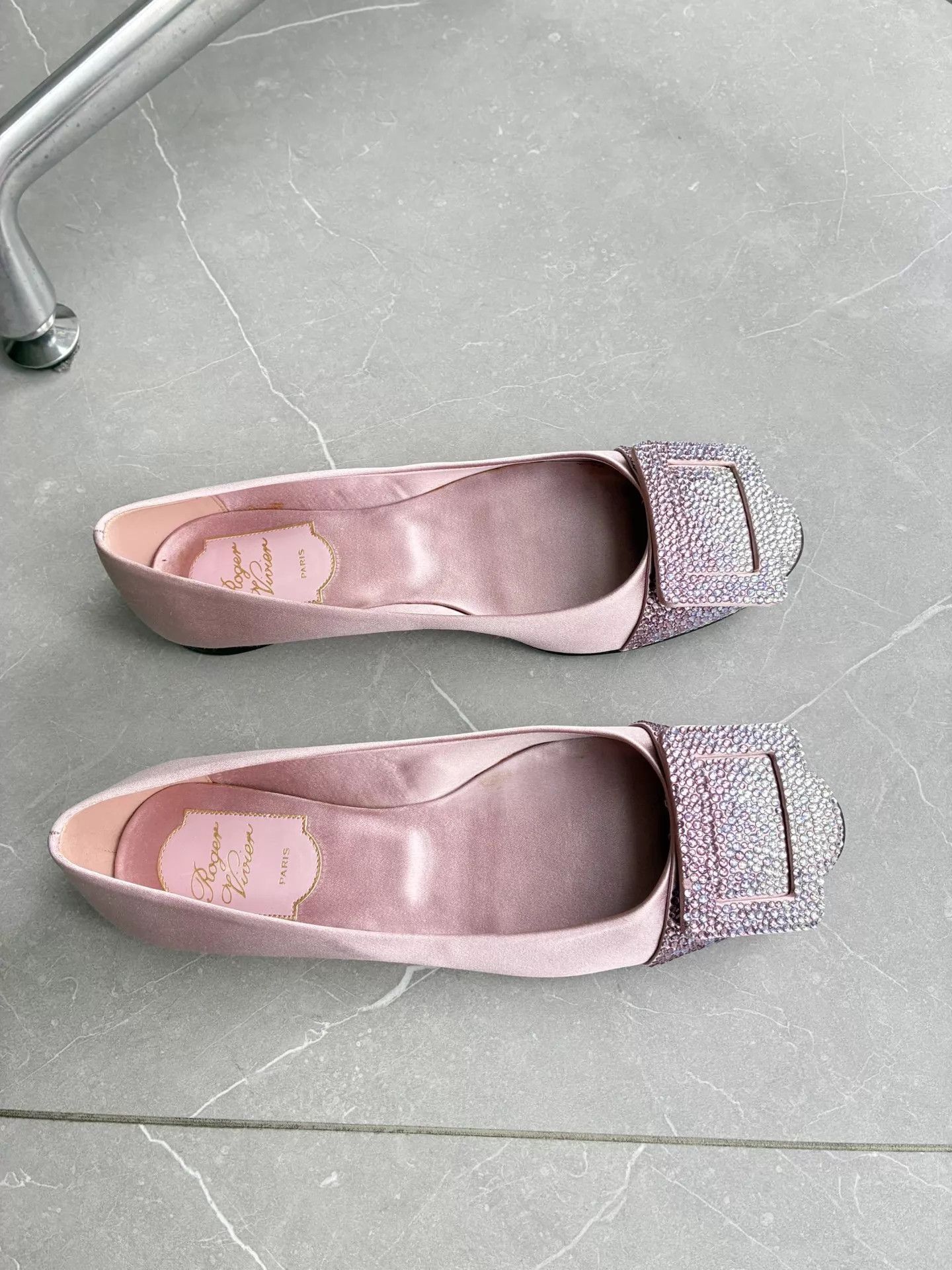 Roger Vivier Roger Vivier Pink Satin Sq Crystal Buckle Pumps 36 Size US 5.5 / IT 35.5 - 2 Thumbnail