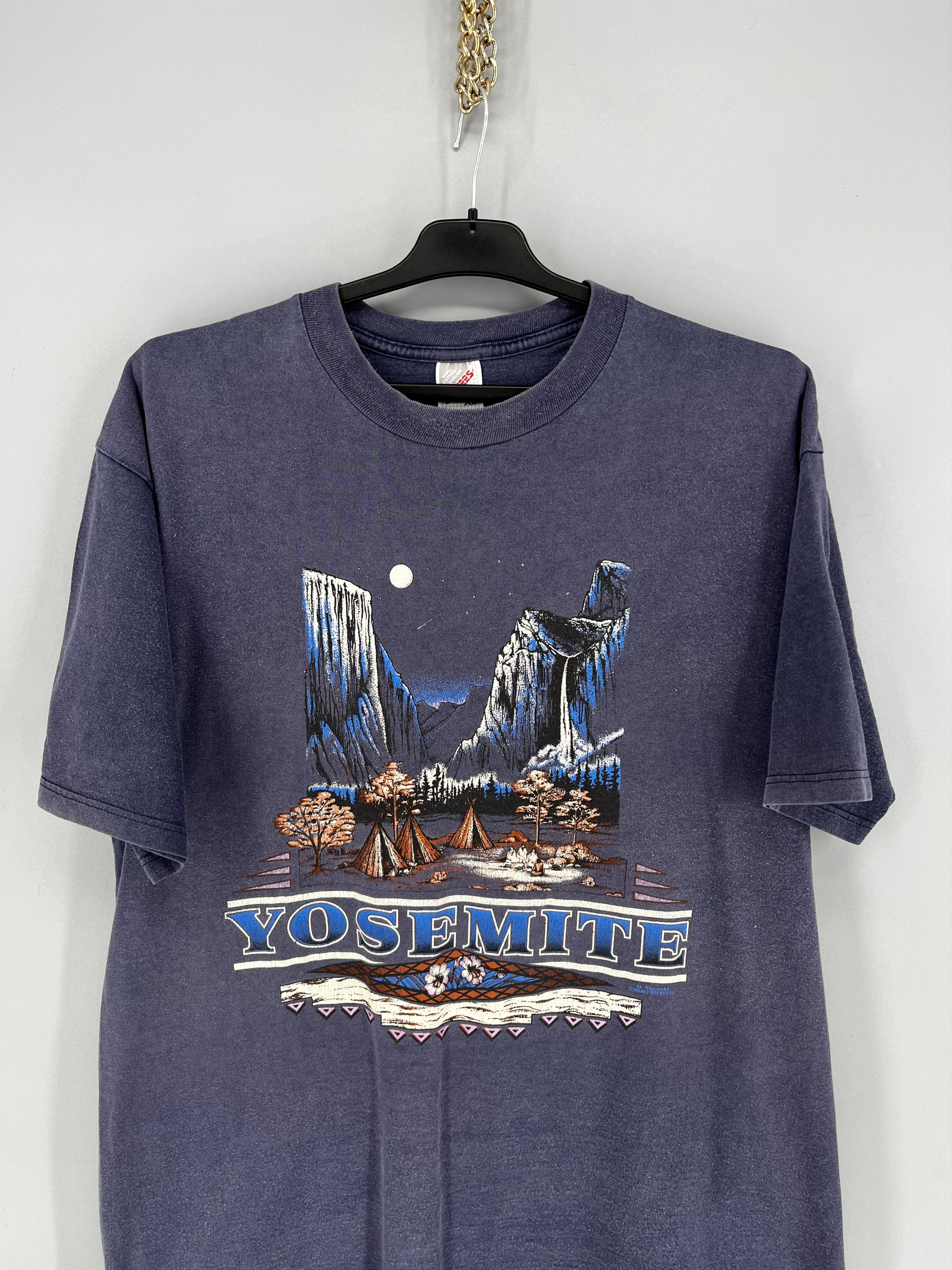 Vintage Vintage Yosemite Park Mountain Camp Moon Graphic Purple Size US XL / EU 56 / 4 - 6 Thumbnail