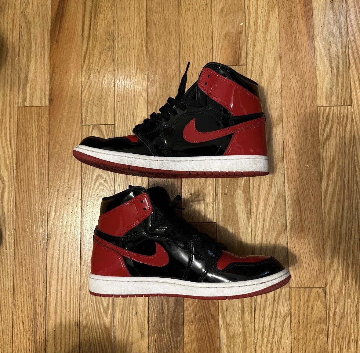 Jordan Brand × Nike Jordan 1 high og patent bred Size US 10 / EU 43 - 2 Thumbnail