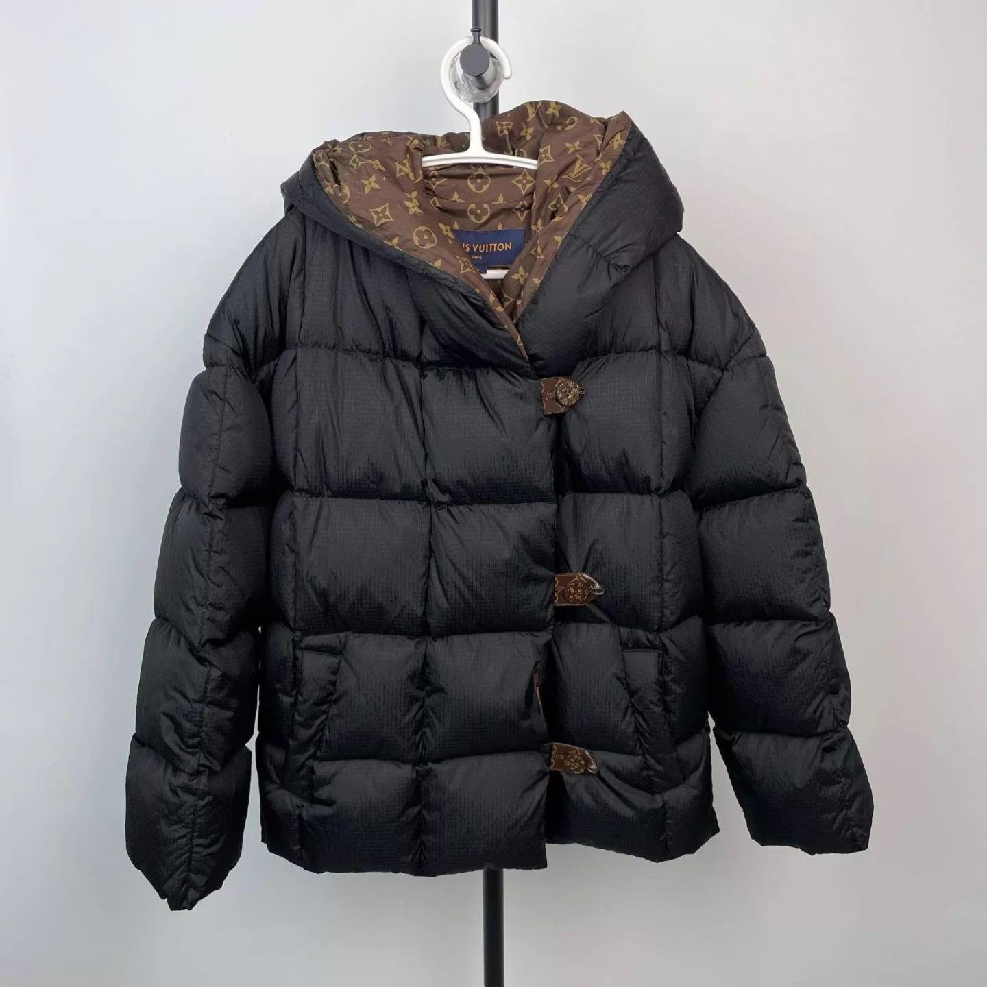 Louis Vuitton LV down jacket black/brown colorblocked size 34 Size XS / US 0-2 / IT 36-38 - 1 Thumbnail
