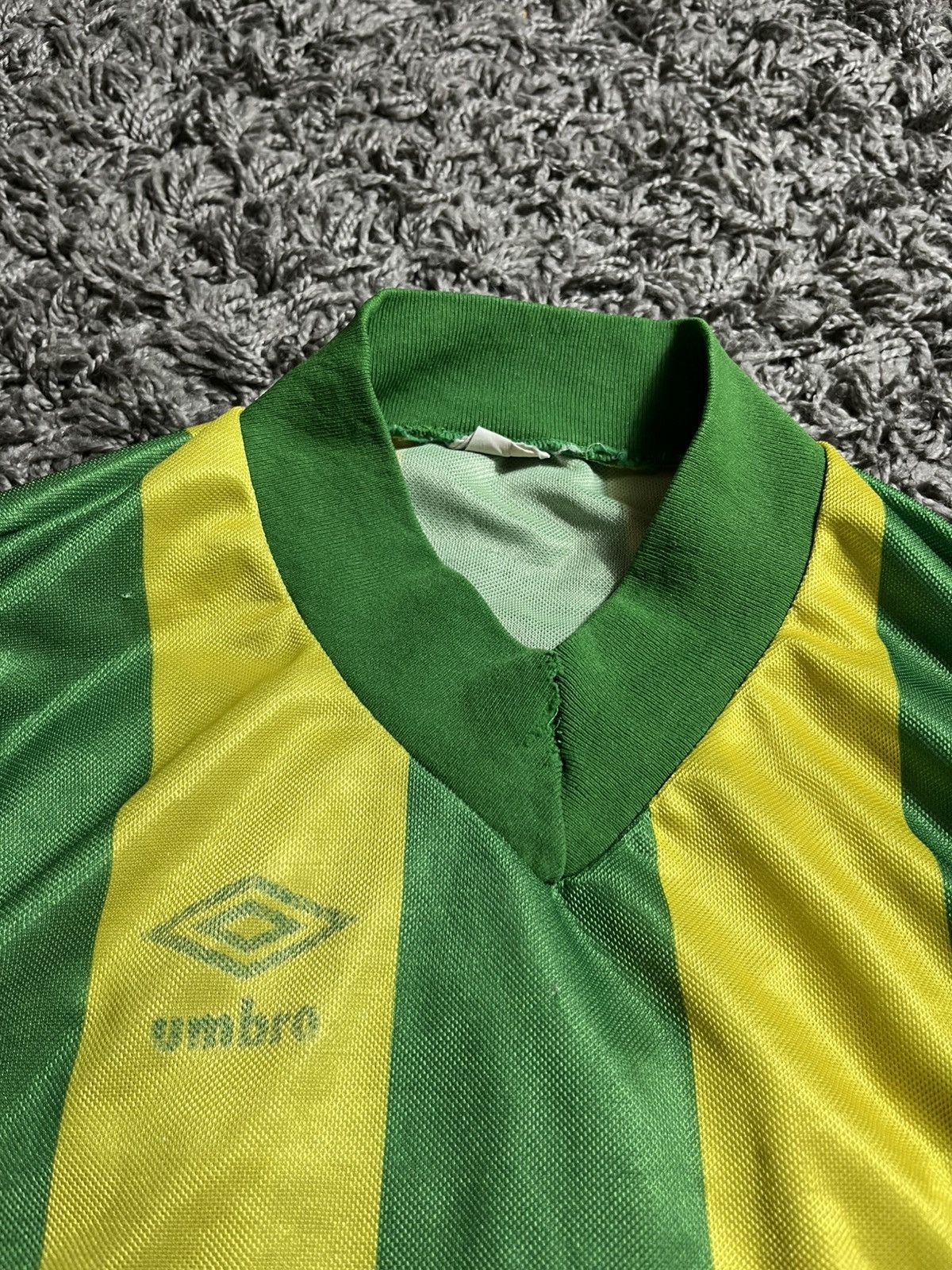 Umbro UMBRO VINTAGE 1980’s SOCCER FOOTBALL POLYESTER JERSEY Size US M / EU 48-50 / 2 - 2 Thumbnail