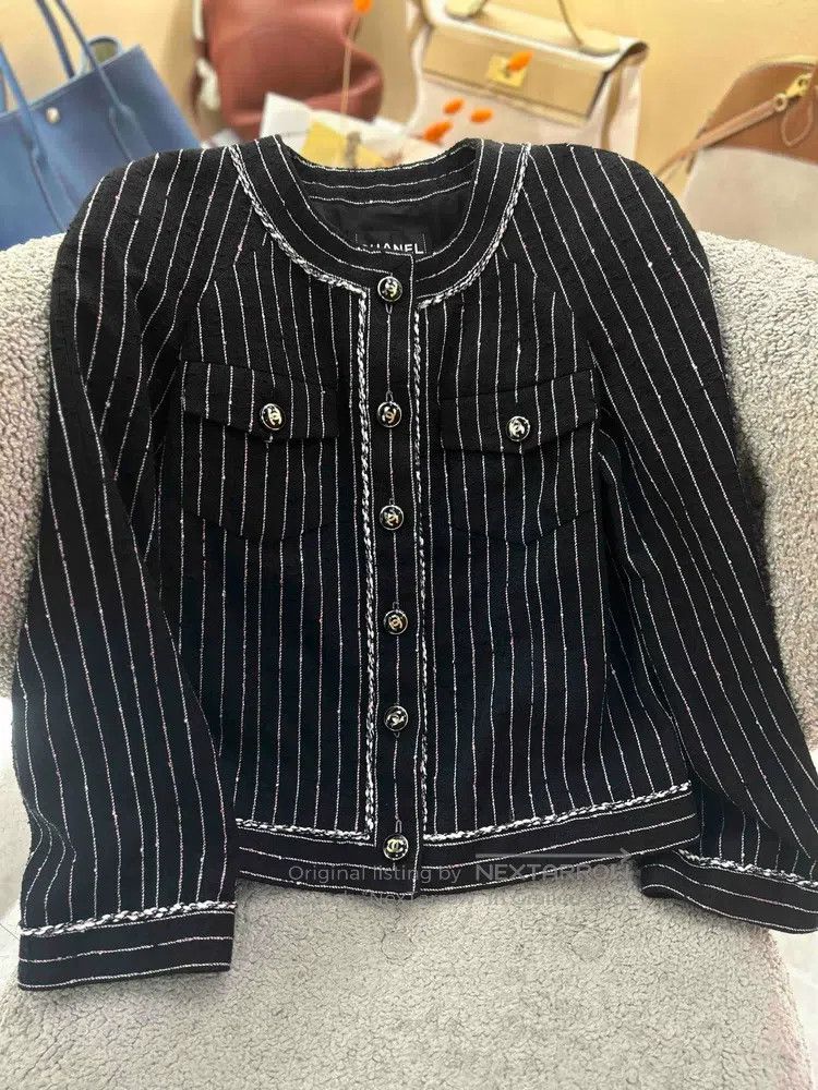 Chanel Chanel Black striped glitter round-neck two-pocket jacket Size S / US 4 / IT 40 - 1 Thumbnail
