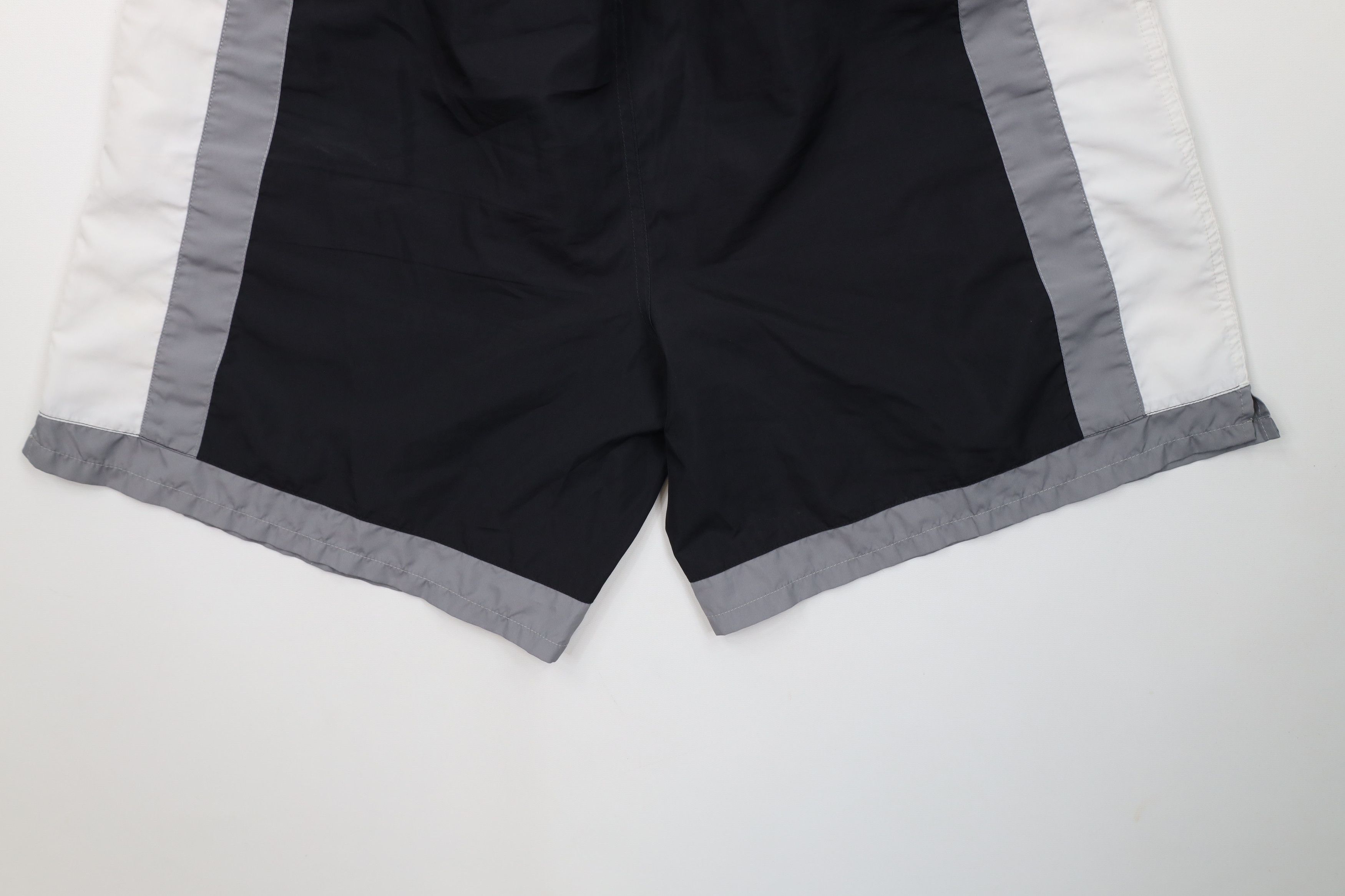 Vintage Vintage 90s Streetwear Block Running Jogging Soccer Shorts Size US 34 / EU 50 - 13 Thumbnail