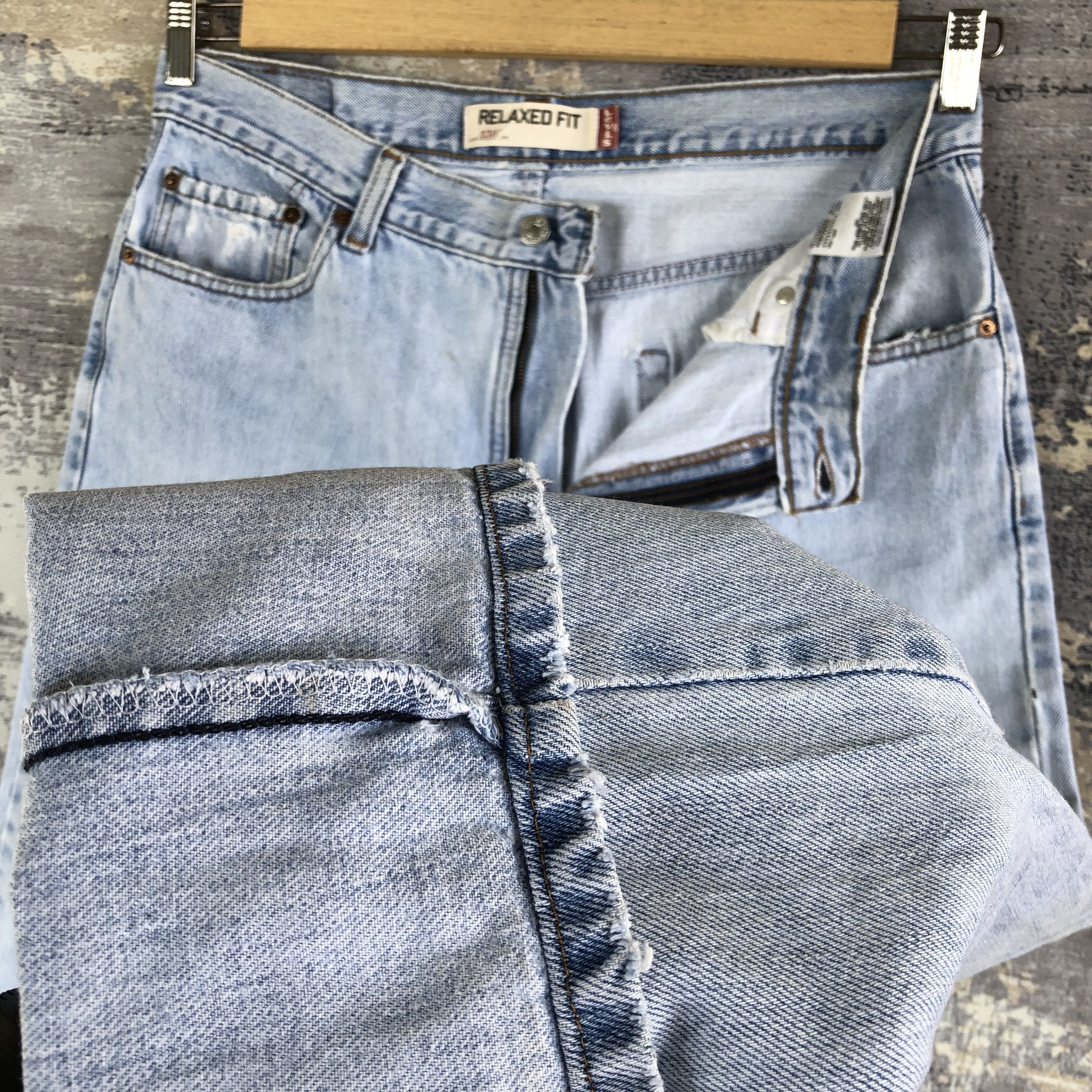 Levi's Vintage Levis 550 Light Wash Jeans Ripped Faded Levi's Denim Size US 34 / EU 50 - 8 Thumbnail
