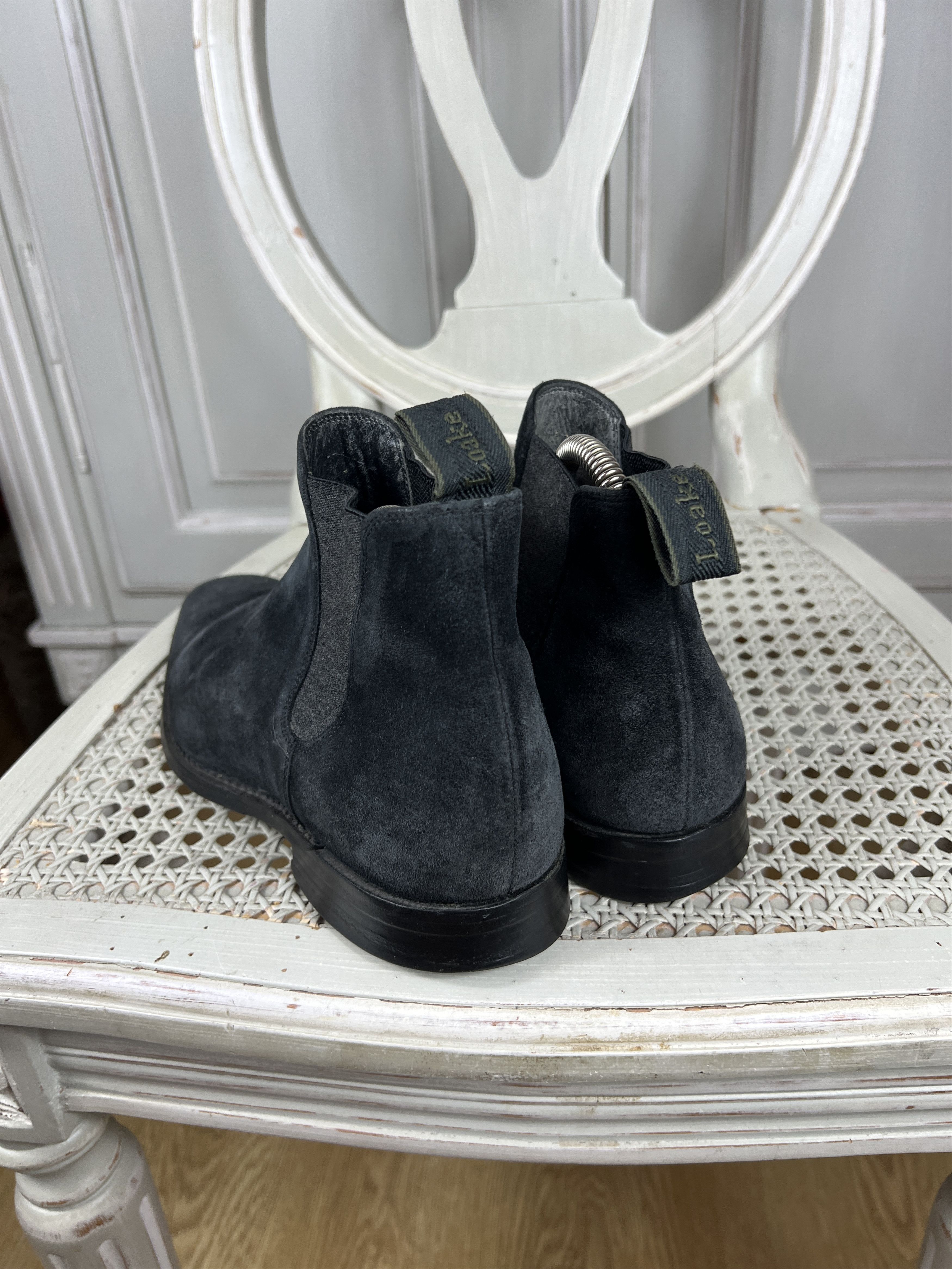 Loake LOAKE CHELSEA SUEDE BLACK BOOTS SHOES Size US 7 / EU 40 - 4 Thumbnail