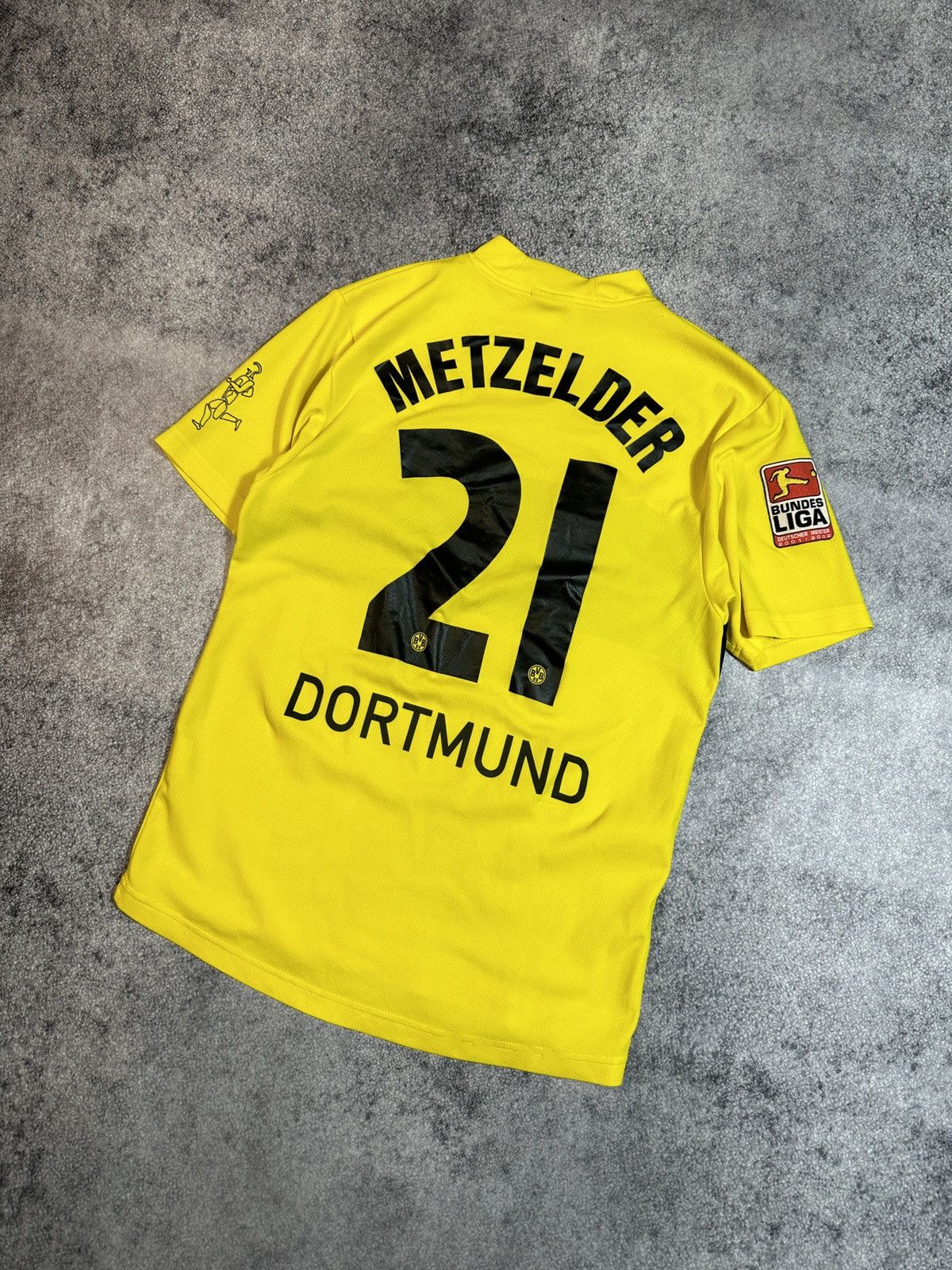Vintage Vintage Borussia Dortmund 21 Metzelder Soccer Jersey Rare S Size US S / EU 44-46 / 1 - 1 Thumbnail