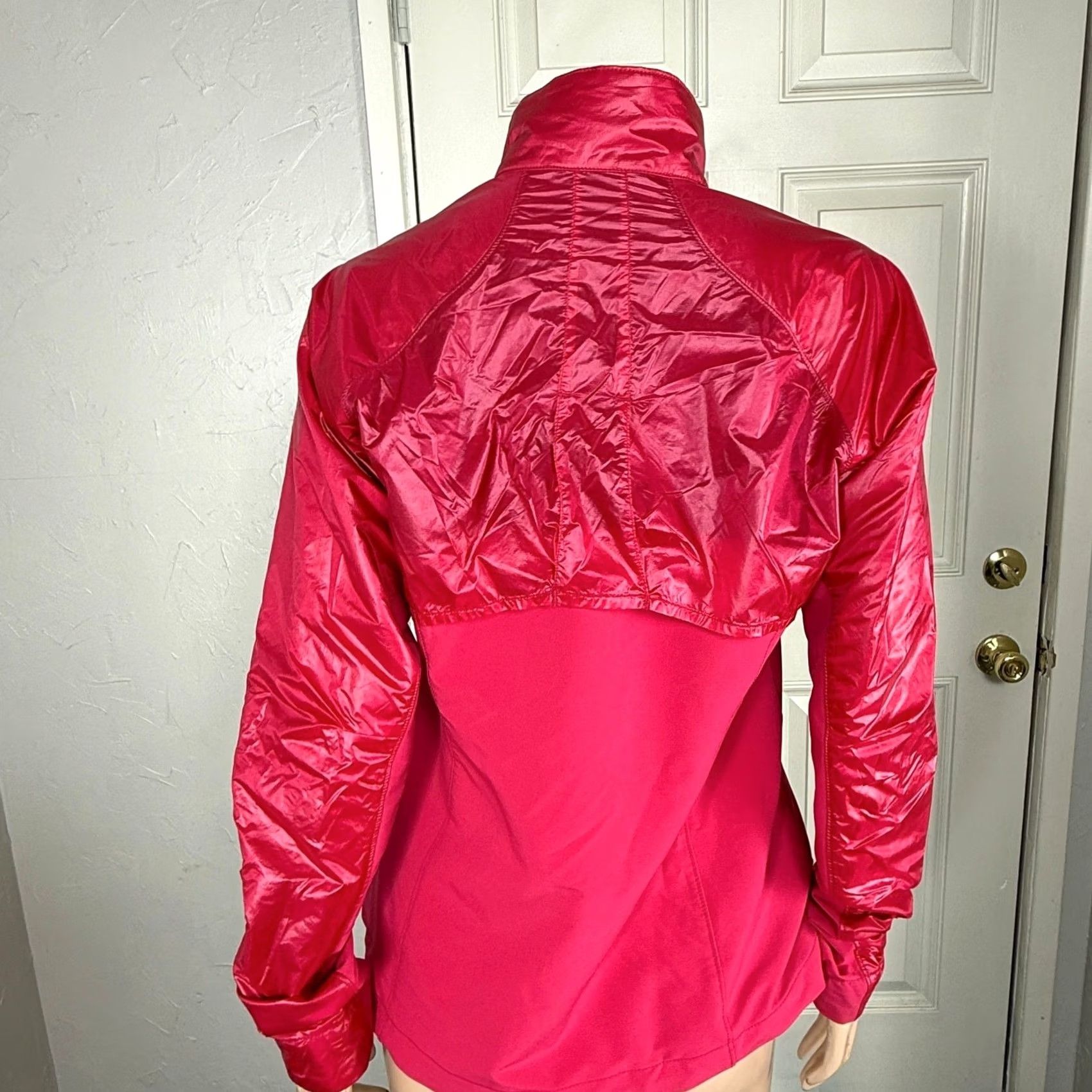 Mountain Hardwear Mountain Hardwear Chokina Jacket Womens Medium Pink Zip Short Nylon Softshell C4-19 Size M / US 6-8 / IT 42-44 - 3 Thumbnail