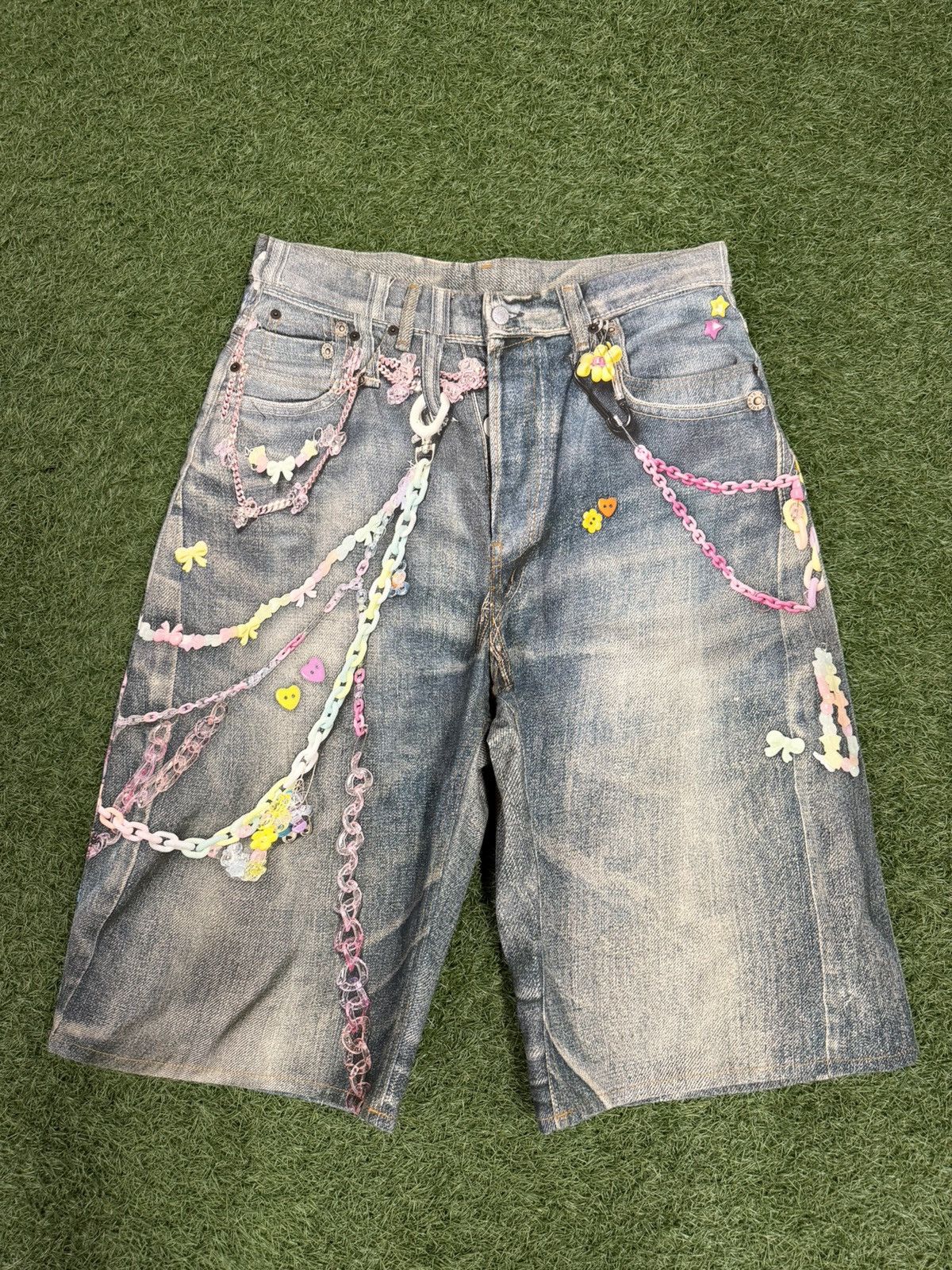 Acne Studios Acne Studios Kawaii Keychains Denim Shorts Size US 34 / EU 50 - 1 Thumbnail