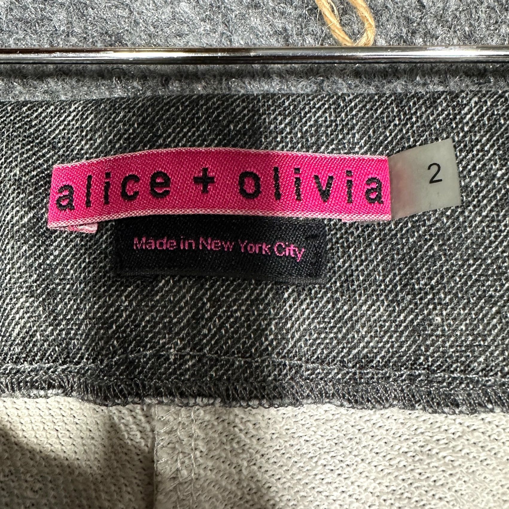 Alice + Olivia Alice + Olivia Pants Womens 2 Gray Cotton Blend Zip Fly Tapered Leg Size 26" / US 2 / IT 38 - 4 Thumbnail