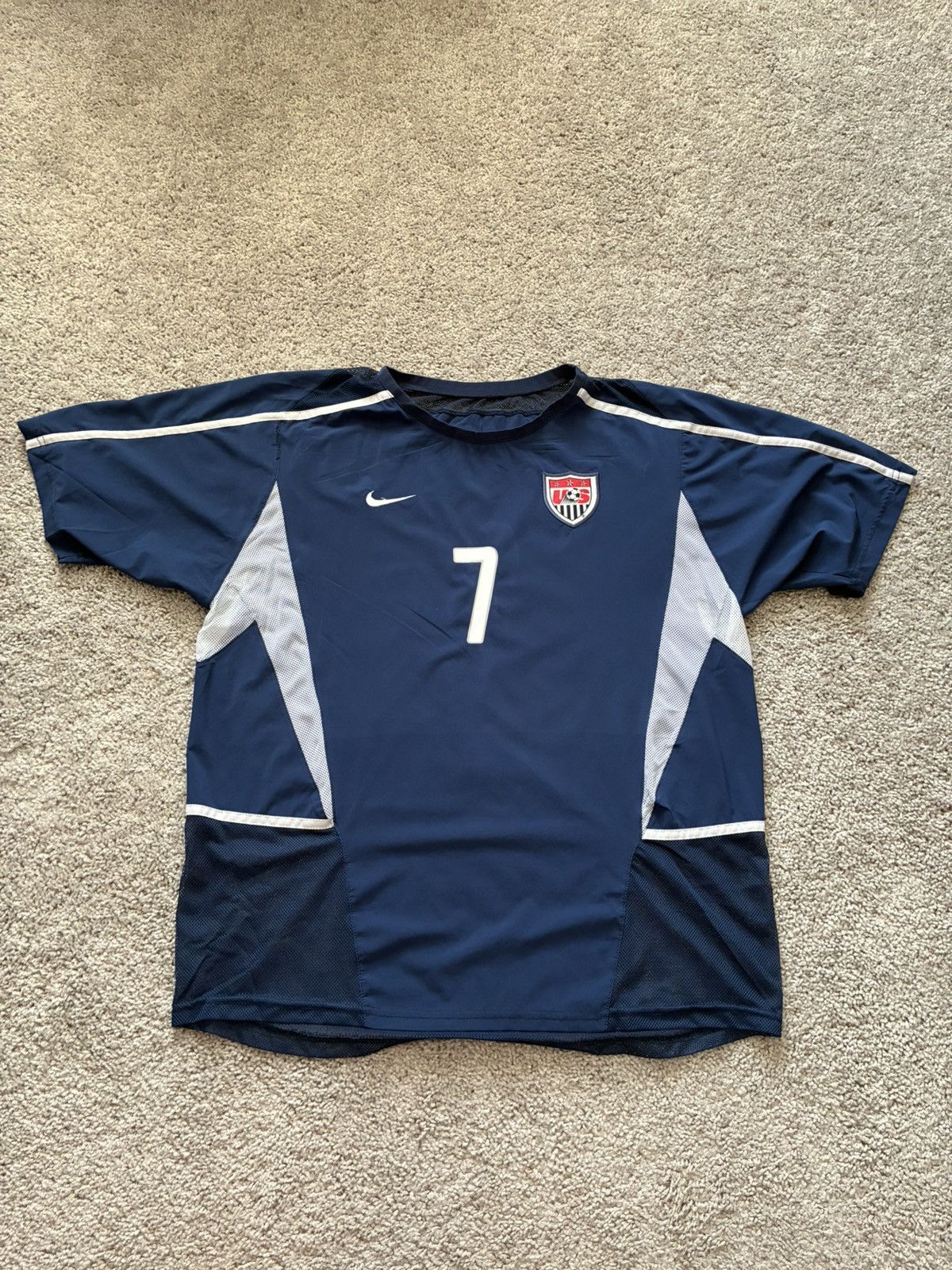 Nike 2002 United States Away Jersey Size US L / EU 52-54 / 3 - 1 Thumbnail