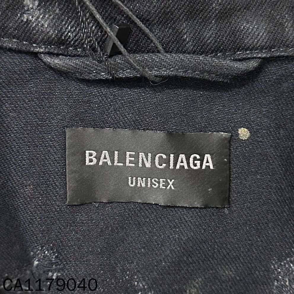 Balenciaga Balenciaga Distressed Mud-Dyed Denim Jacket New Size 1 Size US S / EU 44-46 / 1 - 4 Thumbnail