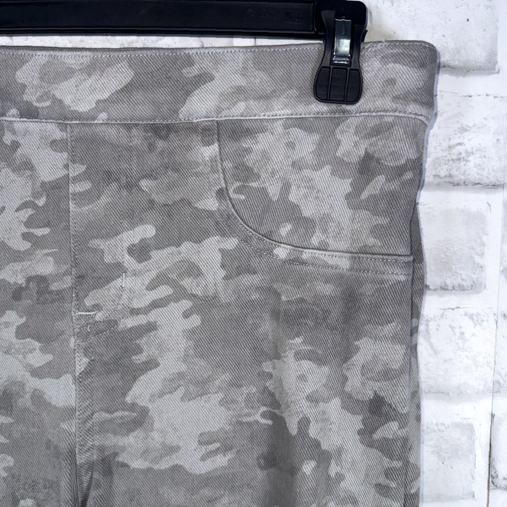 Spanx Spanx Camo Skinny Stretchy Pants Womens Size M Size 32" / US 10 / IT 46 - 2 Thumbnail