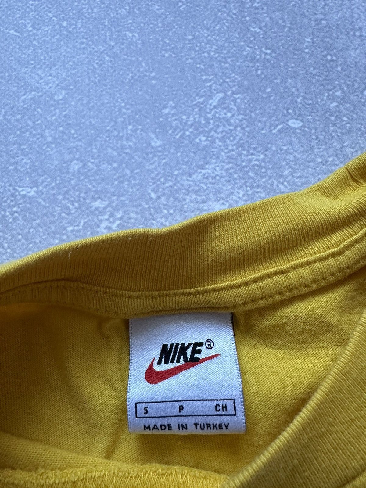 Nike × Vintage T-shirt Nike Vintage Streetwear size S Yellow Size US S / EU 44-46 / 1 - 3 Thumbnail