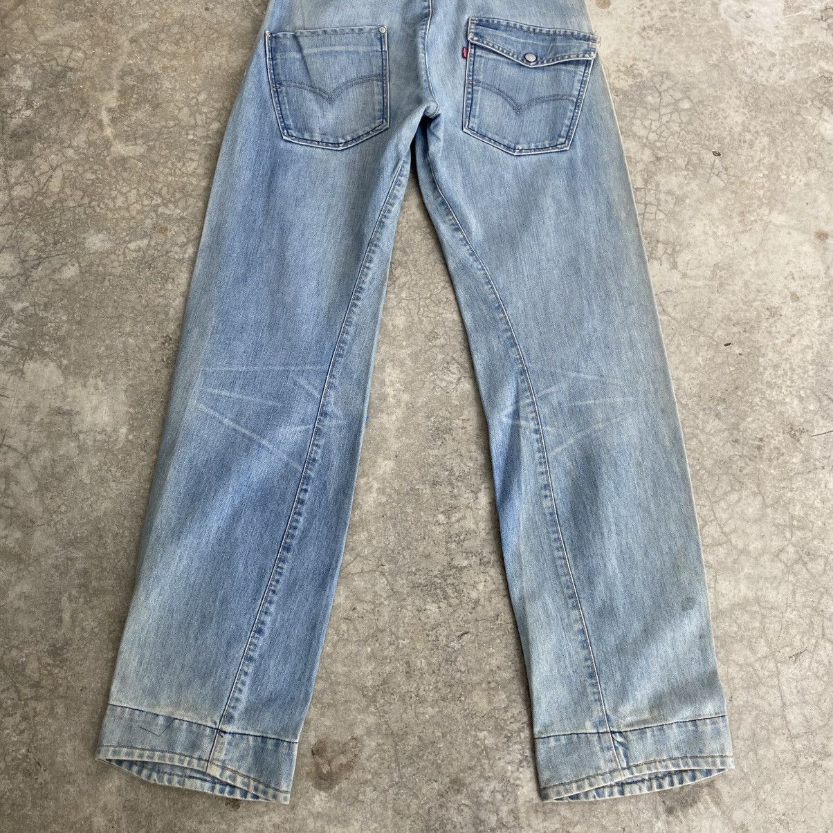 Levi's Vintage Levis Engineered Loose Faded Blue Twisted Leg Jeans Size US 32 / EU 48 - 10 Thumbnail
