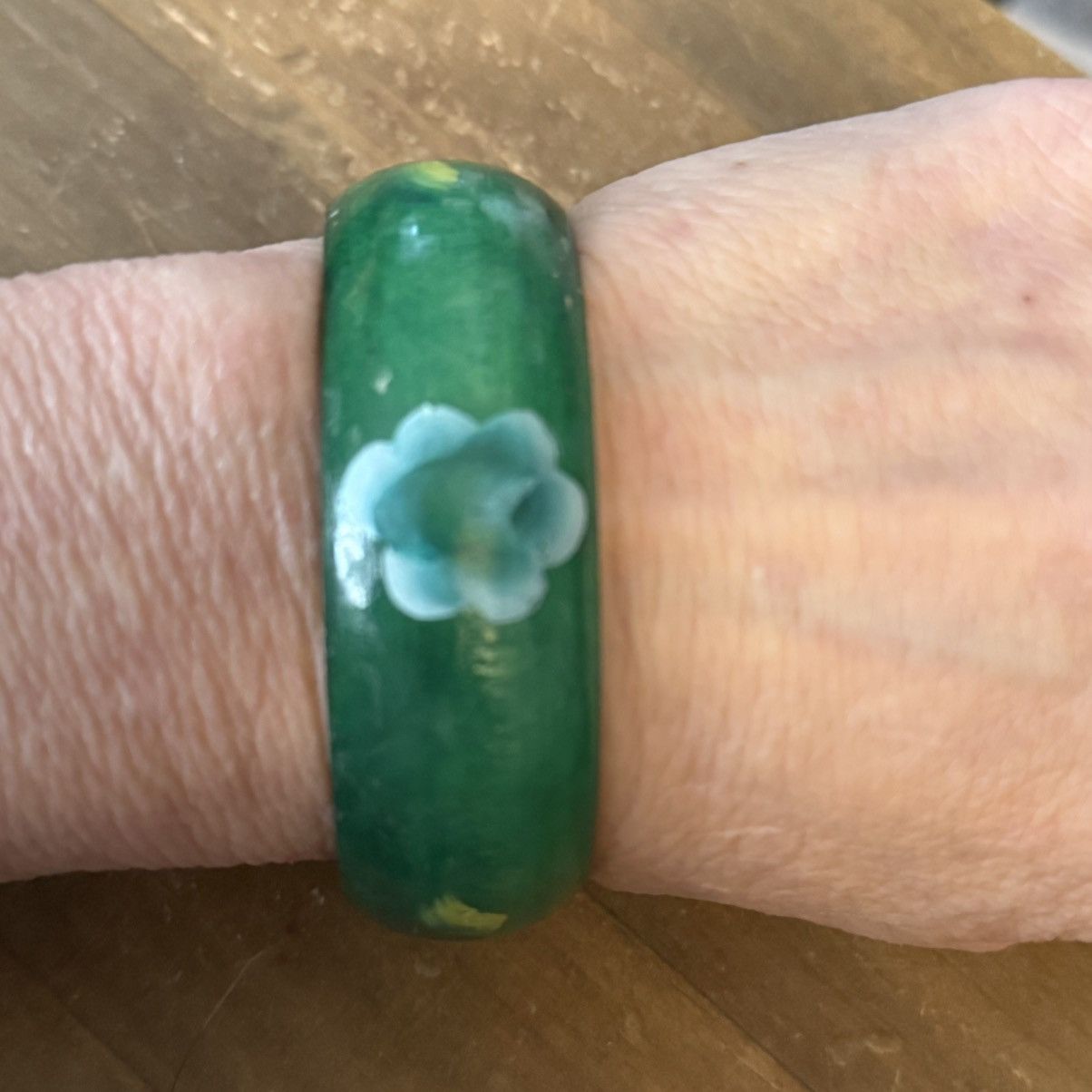Vintage Vintage green wooden hand painted flower bangle bracelet Size ONE SIZE - 2 Thumbnail