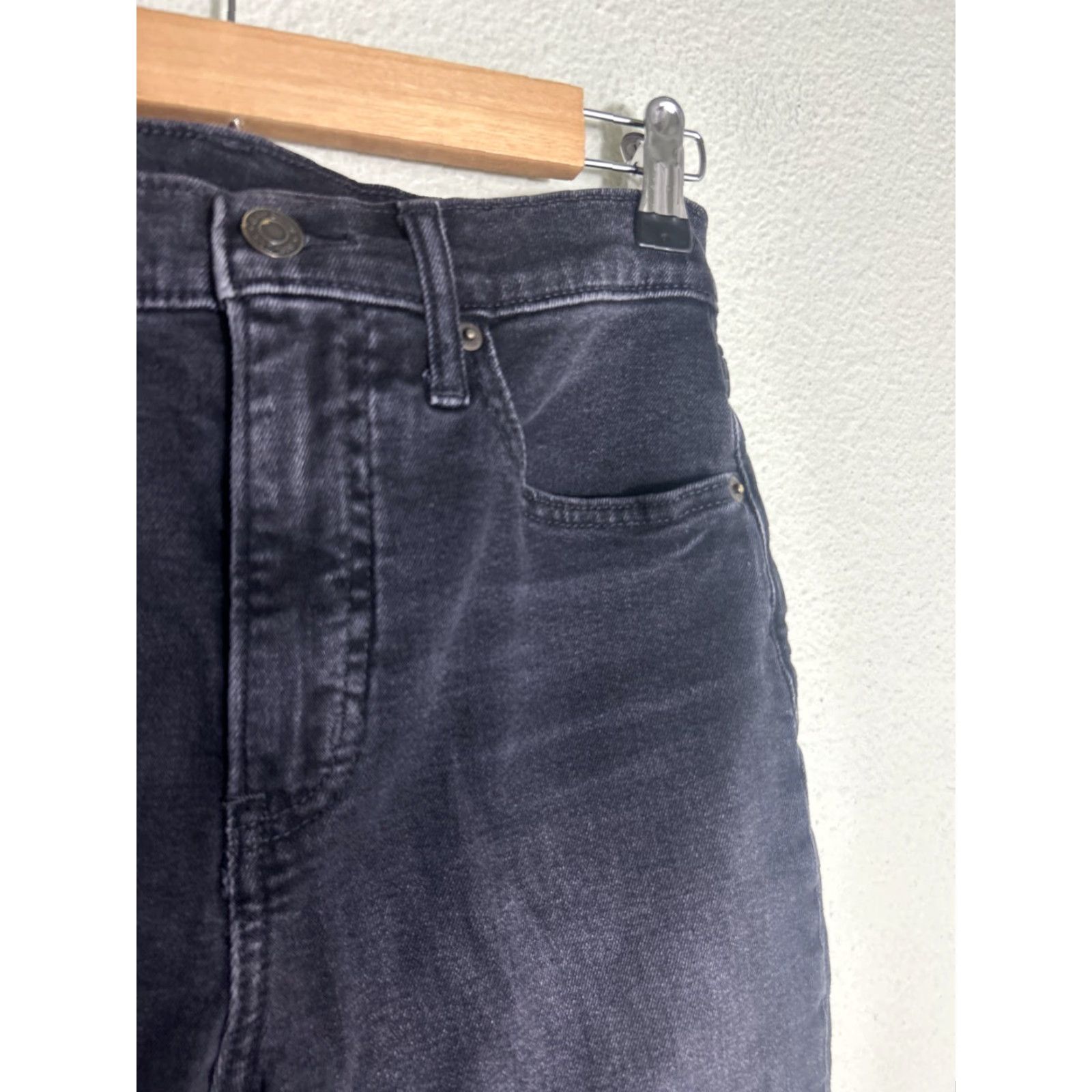 Gap VINTAGE? Gap Kick Fit High Rise Faded Black Jeans Raw Hem 6 Petite Cropped Women's Black Jeans, 26x23? Size 28" / US 6 / IT 42 - 5 Thumbnail