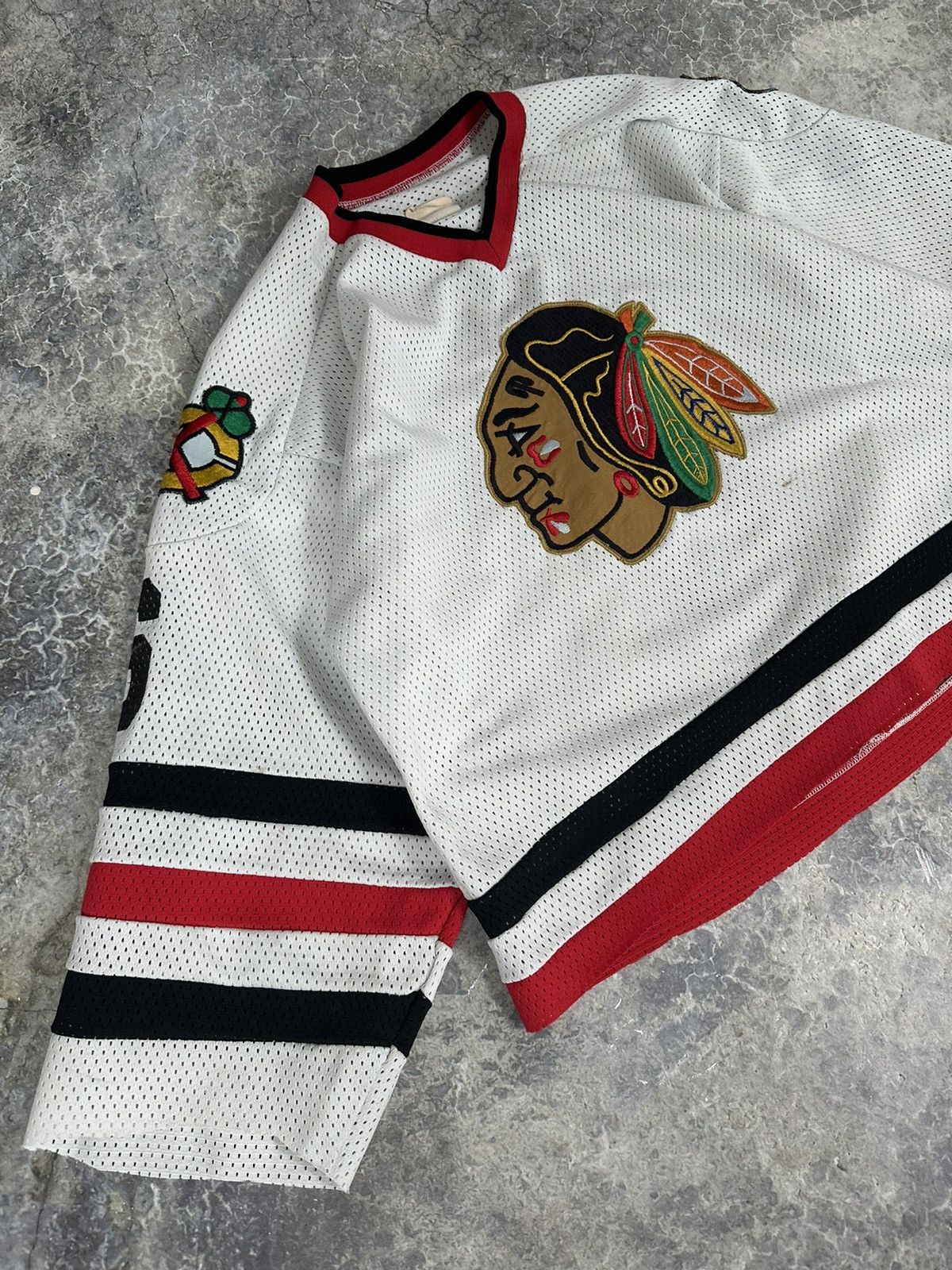 NHL × Vintage Vintage Black Hawks Thrashed Mesh Jersey Size US L / EU 52-54 / 3 - 2 Thumbnail