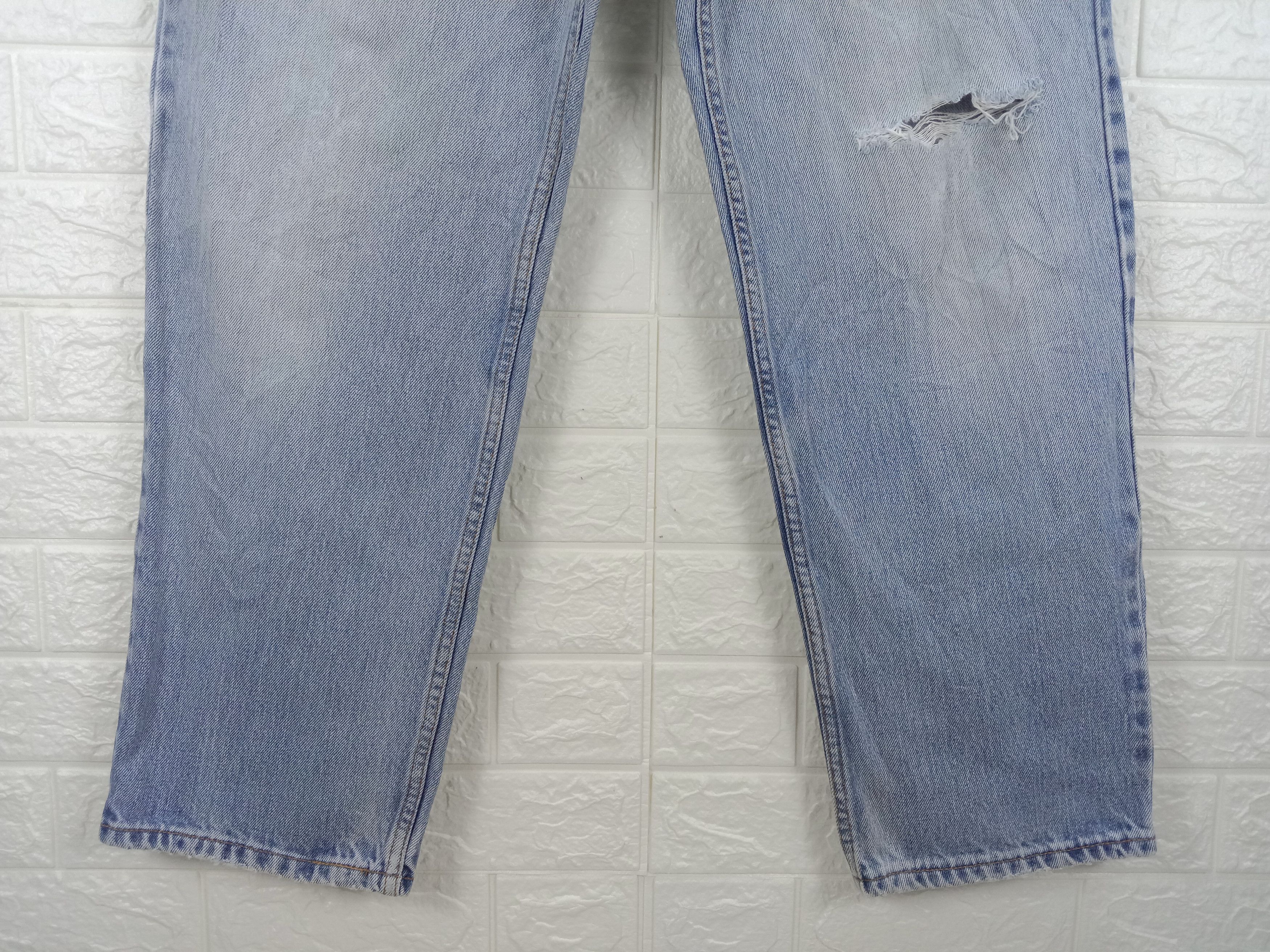 Levi's Vintage Levi's 550 Light Wash Jeans Relaxed Fit Denim Size US 33 - 4 Thumbnail