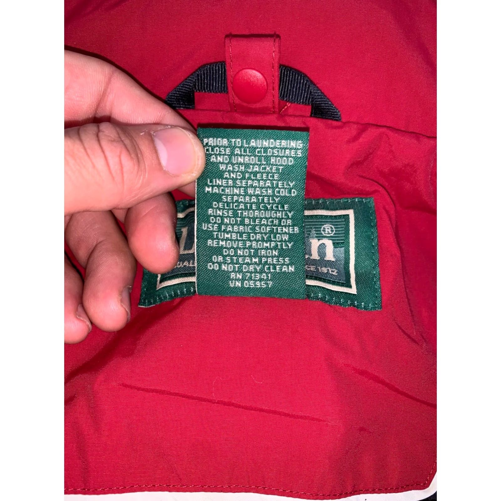 Vintage VINTAGE L.L. Bean Rain Jacket Mens L Red Hooded Zip Water Resistant Jacket Size US L / EU 52-54 / 3 - 6 Thumbnail