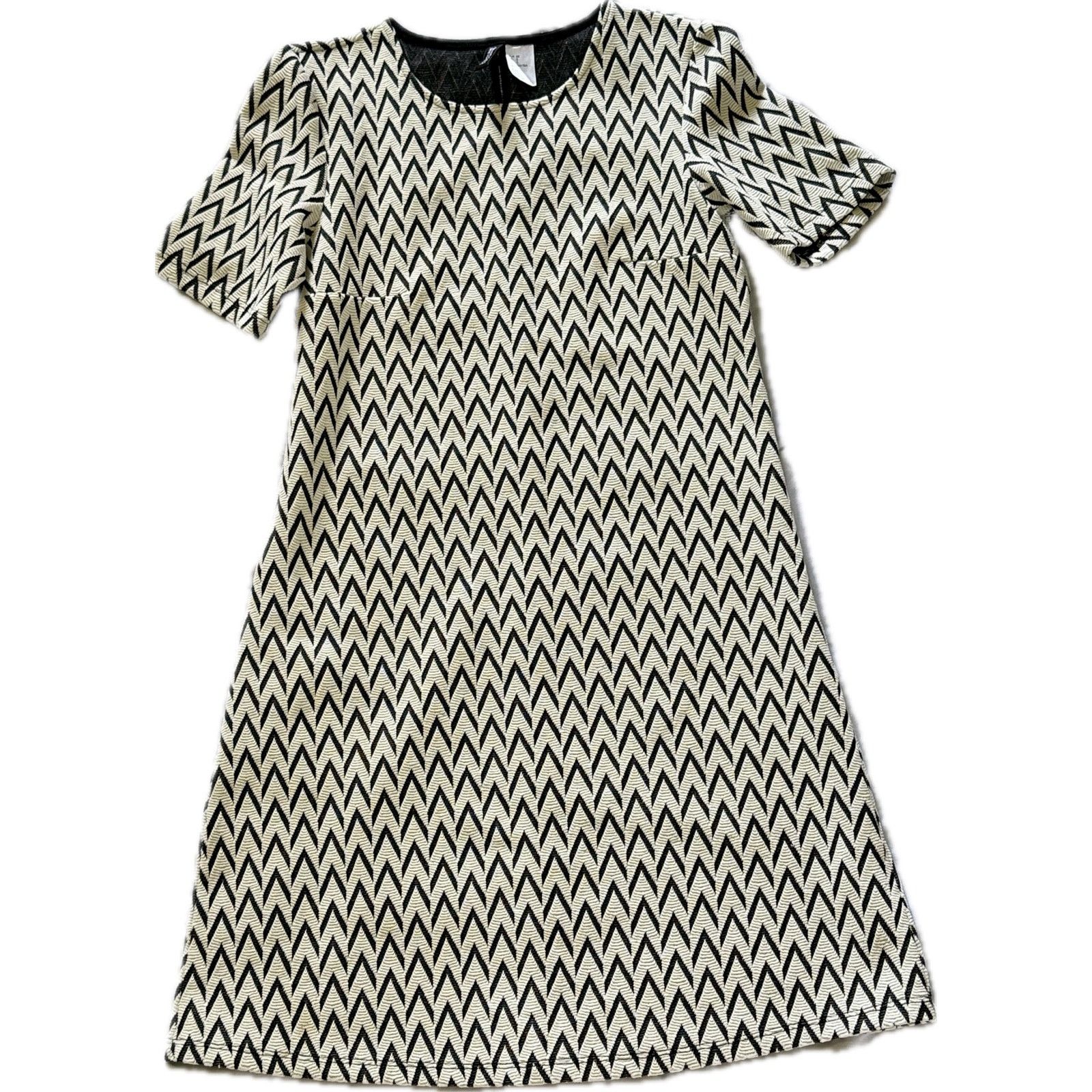 Divided × H&M H&M Divided Black and White Geometric Zigzag Dress Size 0 Size XS / US 0-2 / IT 36-38 - 5 Thumbnail