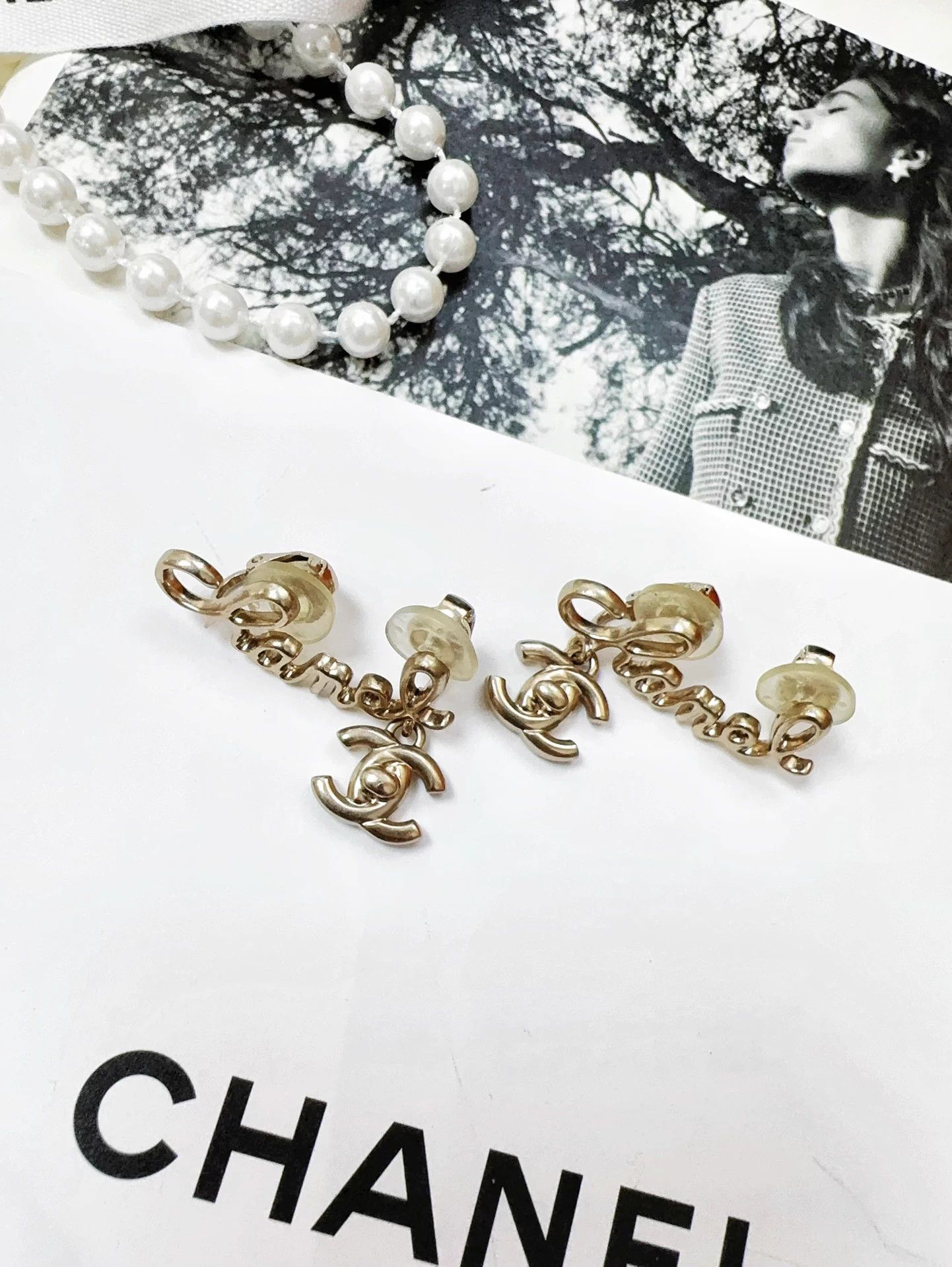 Chanel Chanel 21P Light Gold Coco Logo Ear Clips Mint Size ONE SIZE - 4 Thumbnail