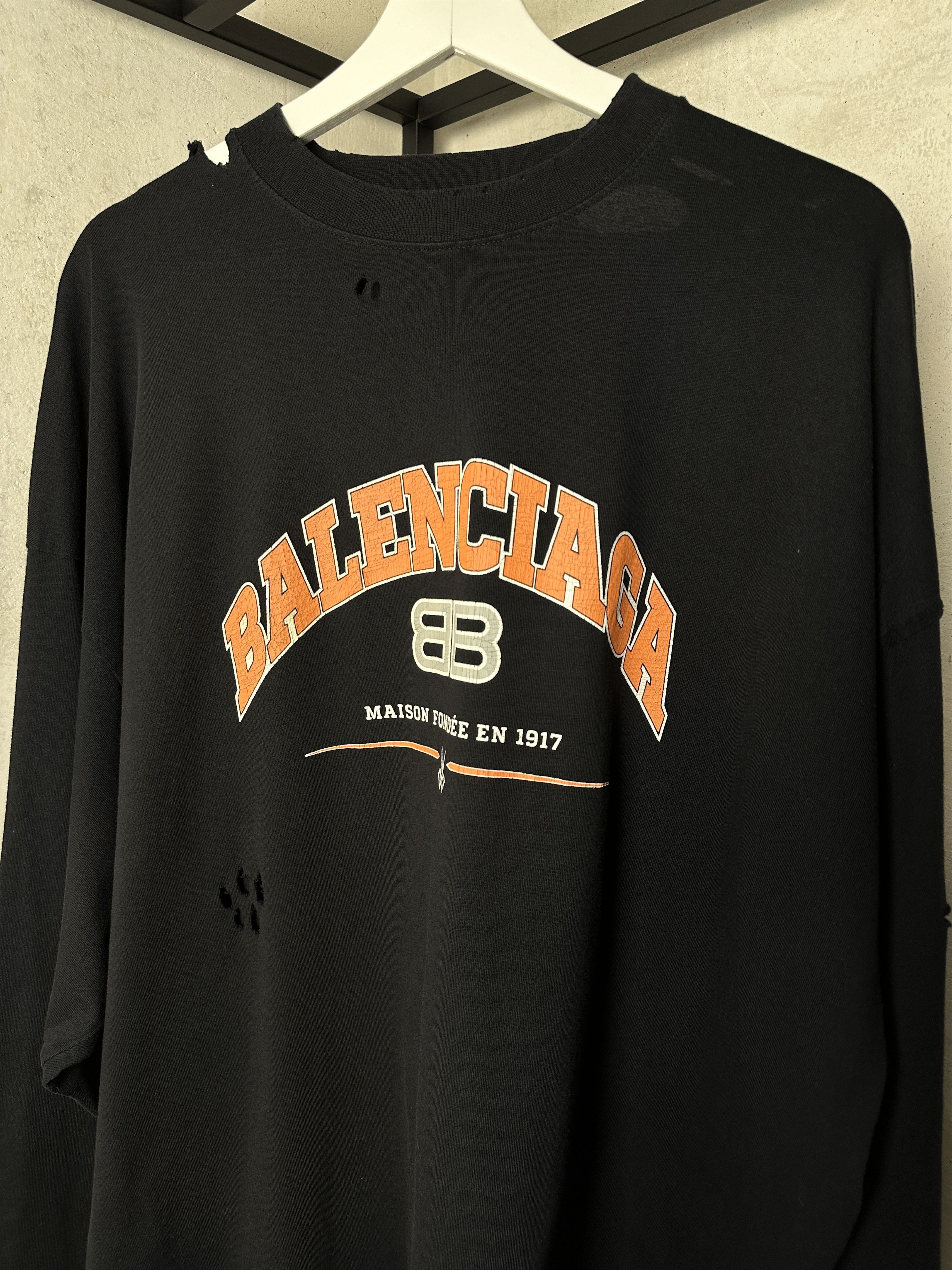 Balenciaga MAISON BALENCIAGA LONG SLEEVE T-SHIRT OVERSIZED Size US L / EU 52-54 / 3 - 2 Thumbnail