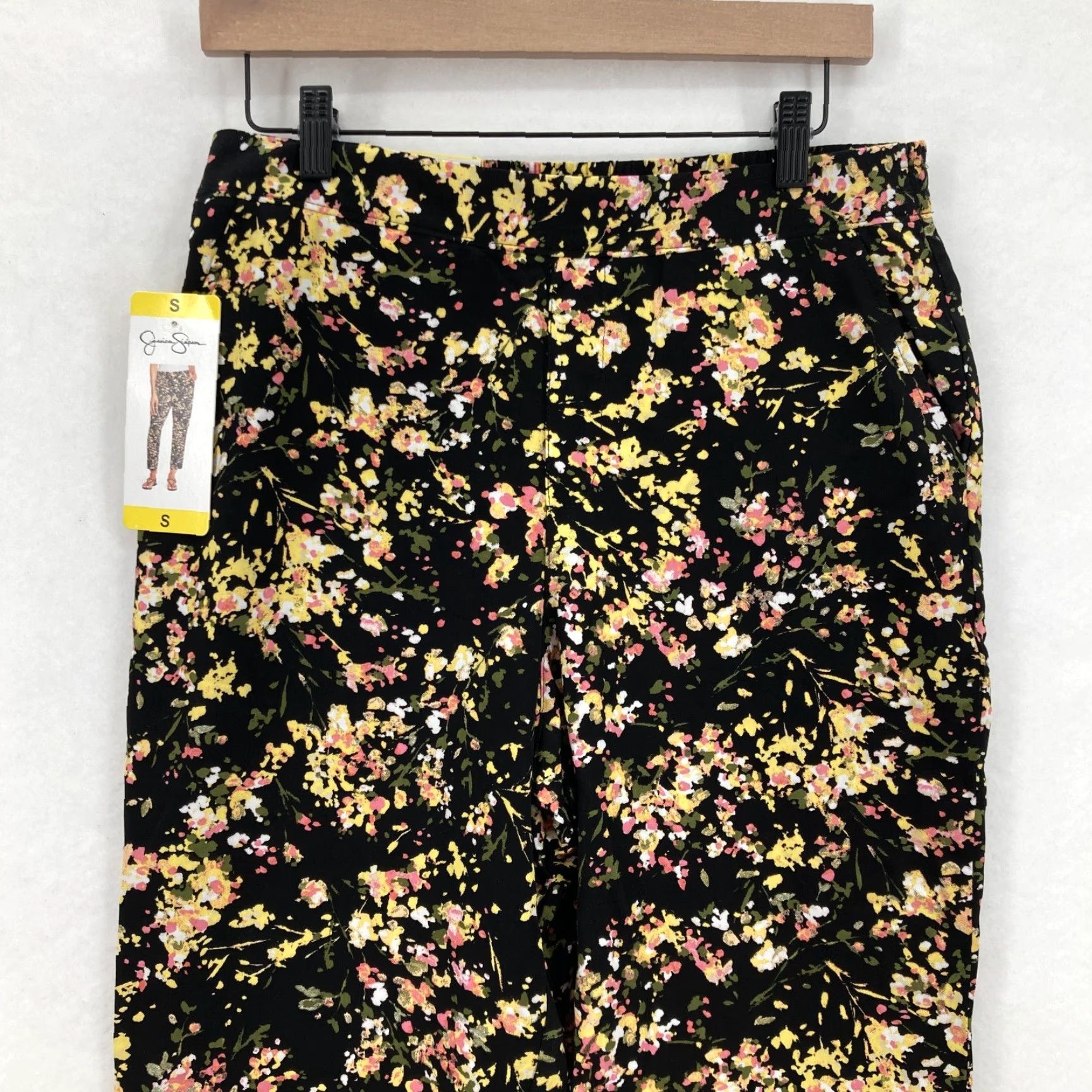 Jessica Simpson Jessica Simpson Ankle Pants Women's Small Black Floral Pull On Stretch Fabric S Regular Slim Straight Pockets Woven Lis Size 28" / US 6 / IT 42 - 2 Thumbnail