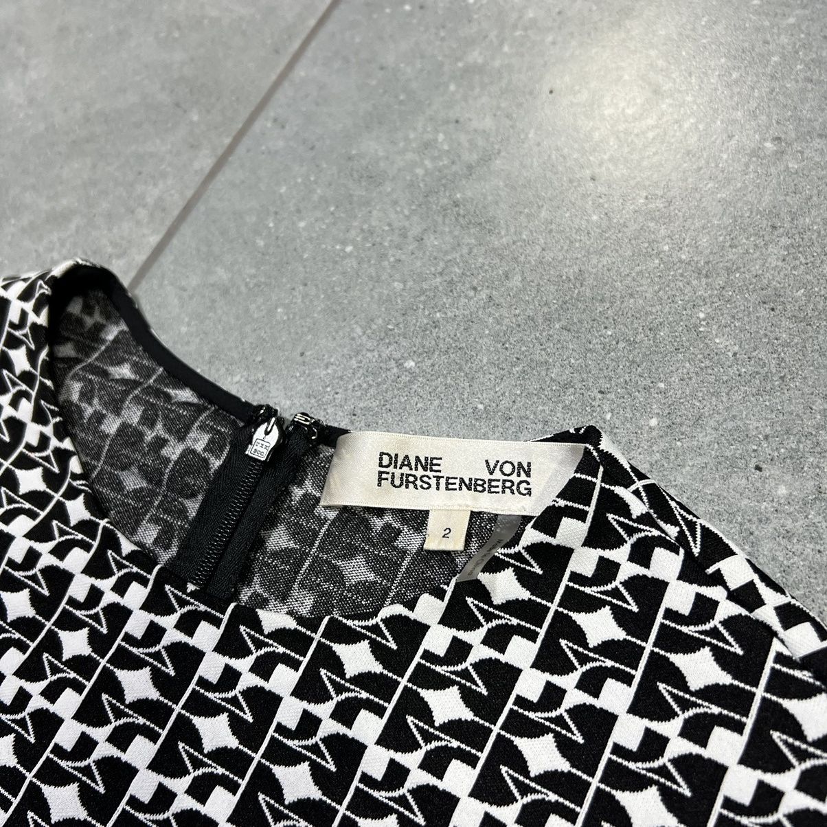 Diane von Furstenberg × Vintage Diane von furstenberg Jersey jacquard minidress Size XXS / US 00 / IT 34 - 4 Thumbnail