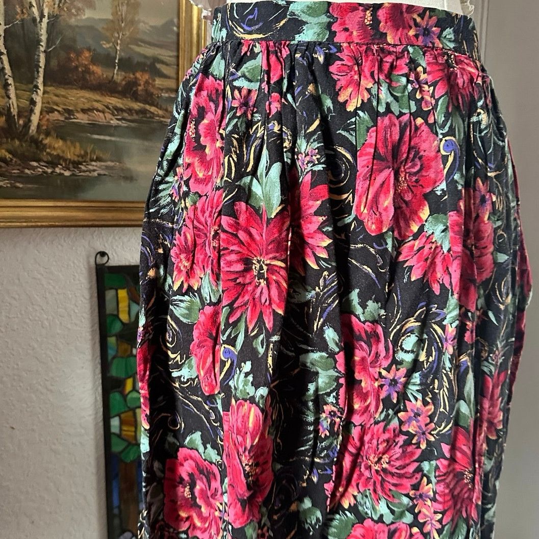 Handmade handmade red and black floral midi skirt Size 30" / US 8 / IT 44 - 2 Thumbnail