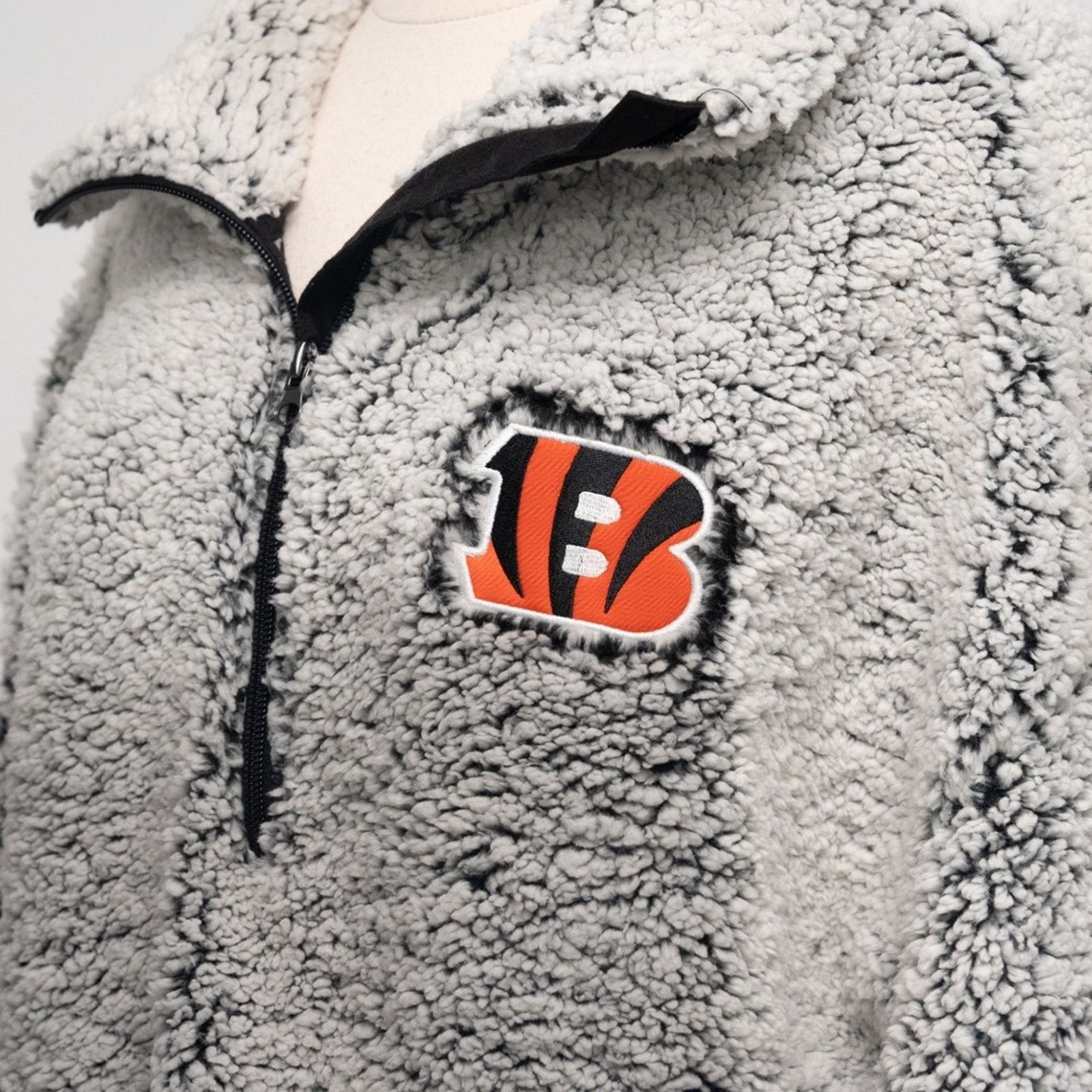 NFL Women's NFL Cincinatti Bangles. Gray Sherpa Pullover Jacket Size XL / US 12-14 / IT 48-50 - 3 Thumbnail