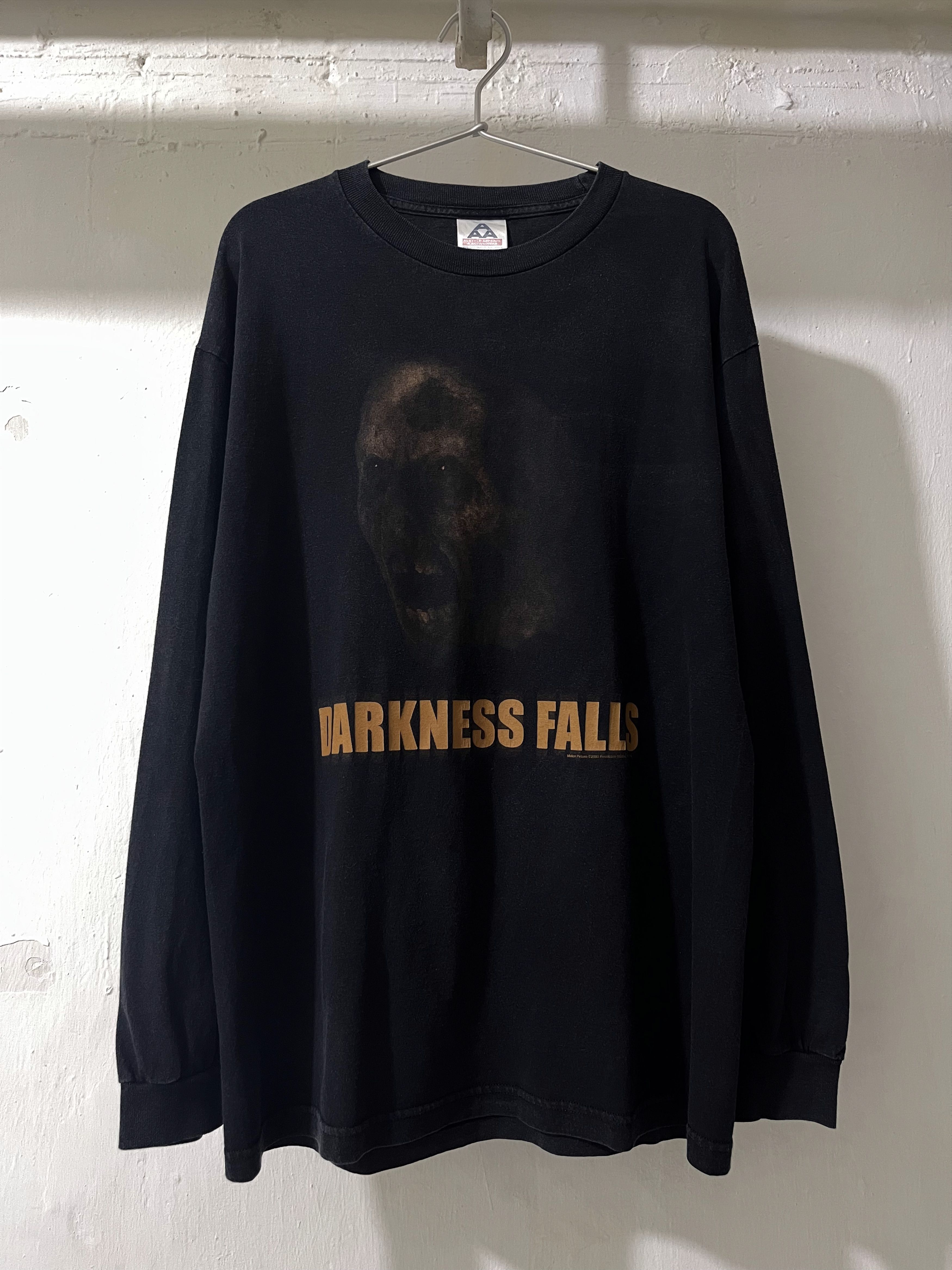 Vintage VINATGE AAA 2003 'DARKNESS FALLS' LONG SLEEVED T-SHIRT Size US L / EU 52-54 / 3 - 1 Preview