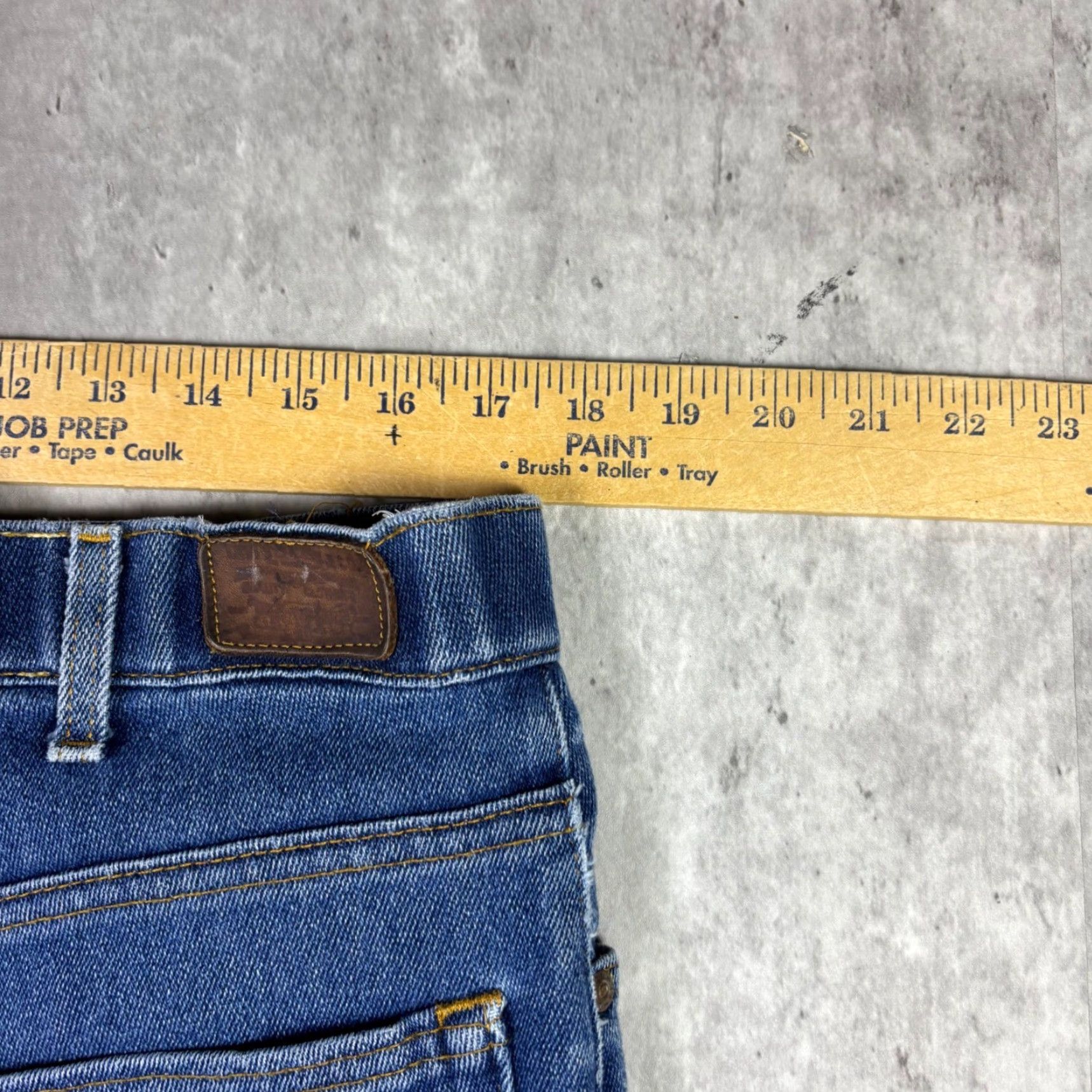 Levi's VINTAGE Levi's For Men Bermuda Denim Shorts Distressed Blue 36 Casual 90s Denim Shorts Shorts Mens 36 Jeans Bermuda Distressed Size US 36 / EU 52 - 3 Thumbnail