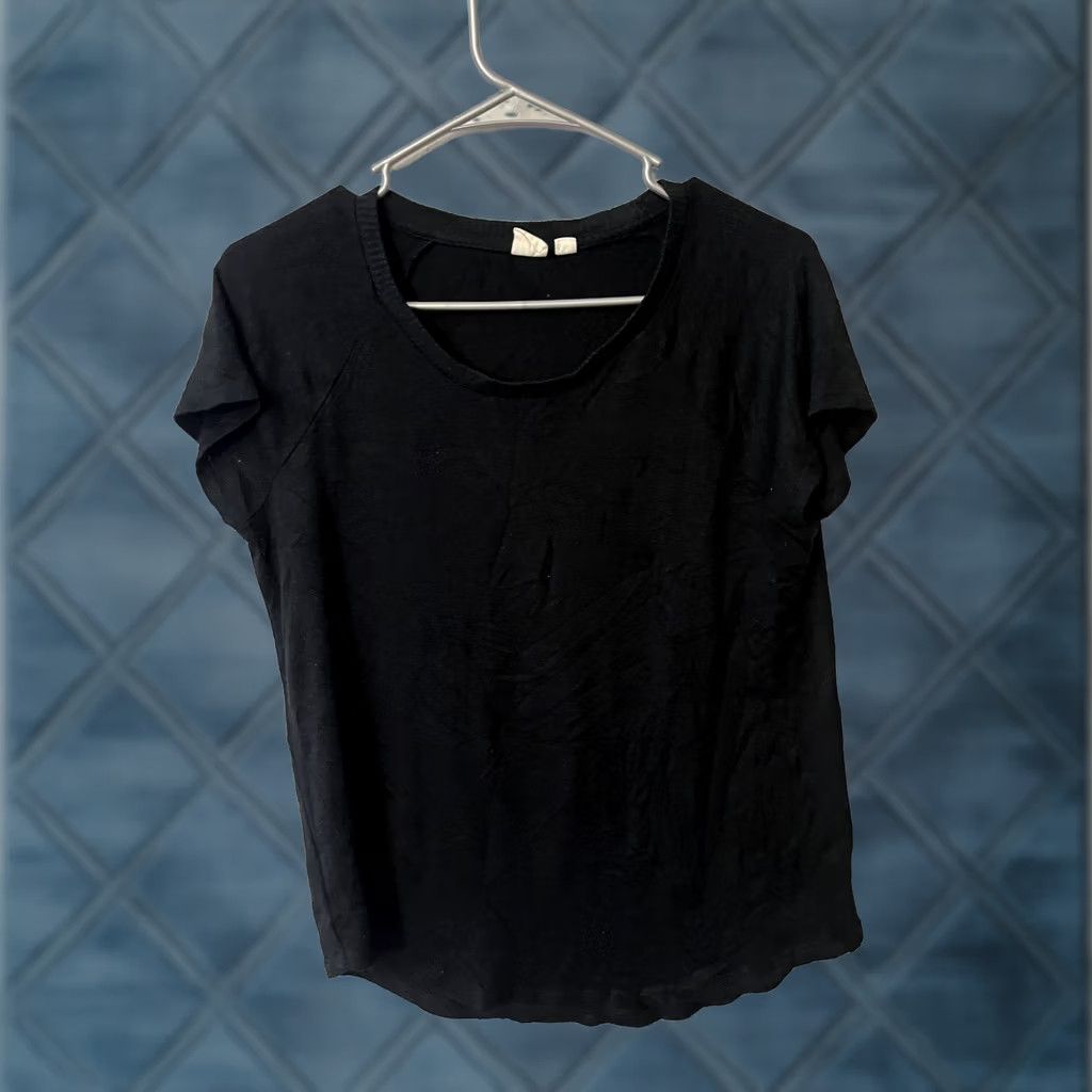 Gap Gap Luxe Tee Shirt Women Size Small Black Round nEck Top Short Sleeve T Fit Size S / US 4 / IT 40 - 1 Thumbnail
